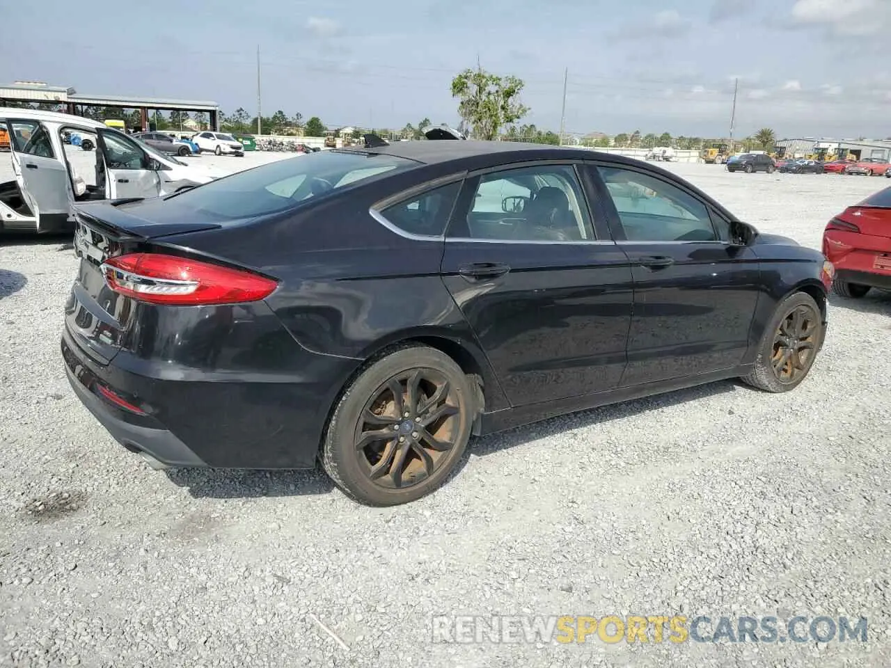 3 Фотография поврежденного автомобиля 3FA6P0HD7LR261102 FORD FUSION 2020