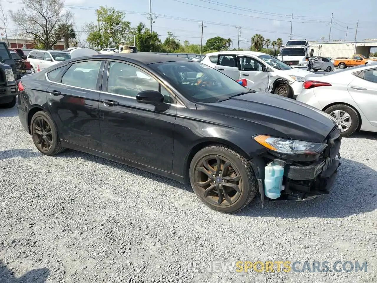 4 Фотография поврежденного автомобиля 3FA6P0HD7LR261102 FORD FUSION 2020