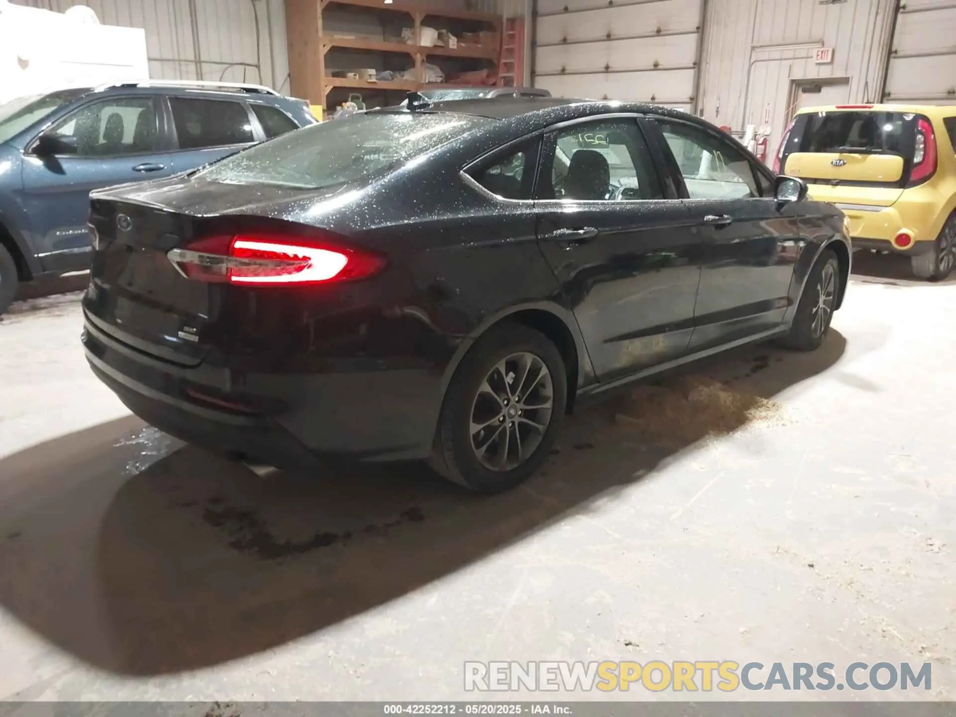 4 Photograph of a damaged car 3FA6P0HD7LR264050 FORD FUSION 2020