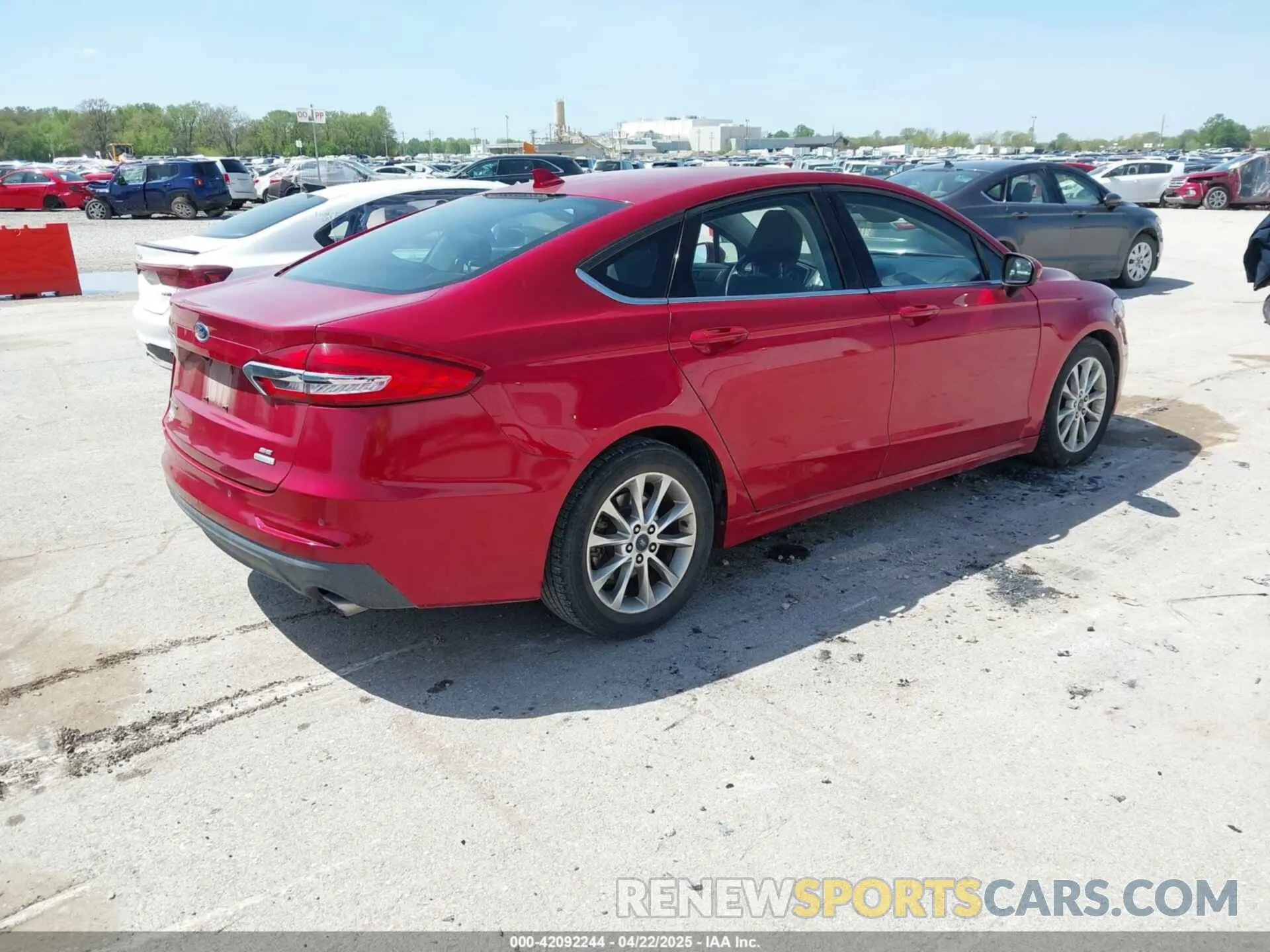 4 Photograph of a damaged car 3FA6P0HD8LR104422 FORD FUSION 2020