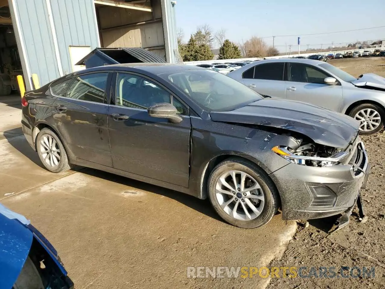 4 Фотография поврежденного автомобиля 3FA6P0HD8LR106042 FORD FUSION 2020