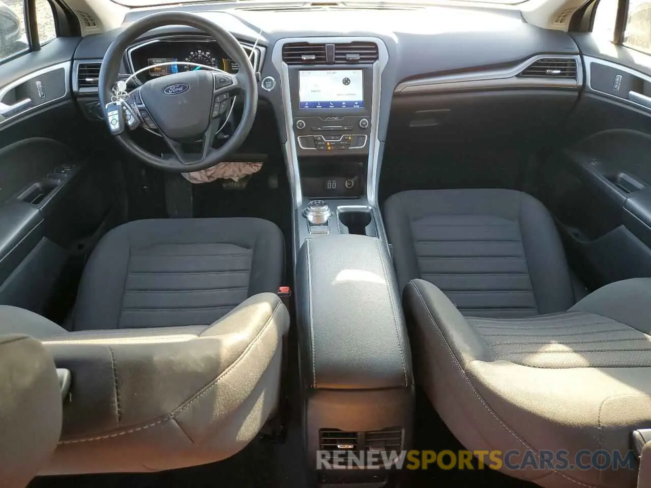 8 Фотография поврежденного автомобиля 3FA6P0HD8LR106042 FORD FUSION 2020