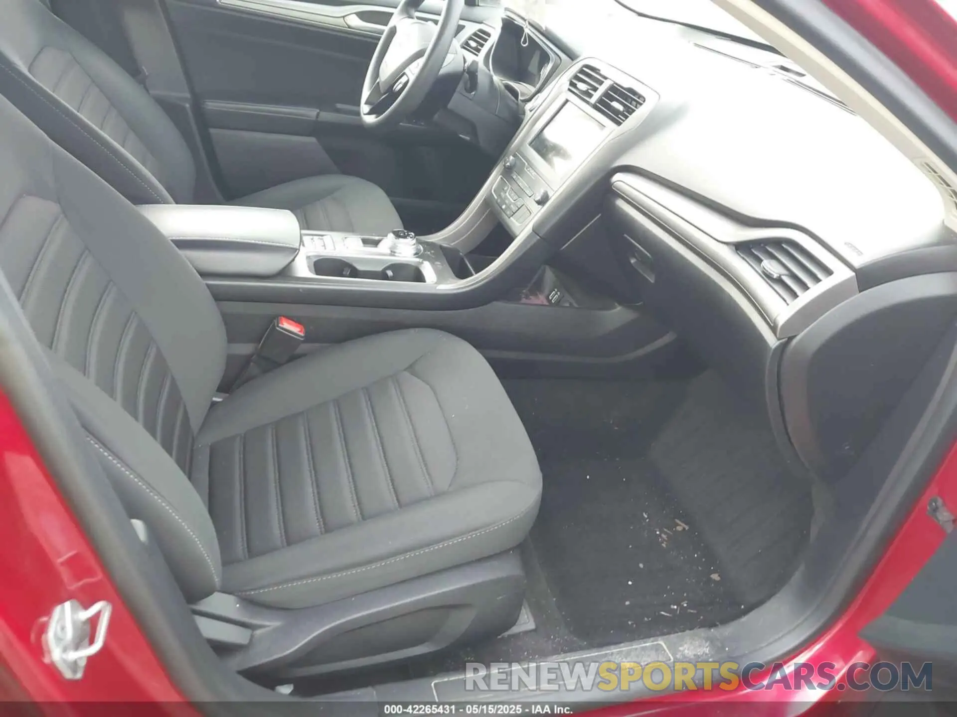 5 Photograph of a damaged car 3FA6P0HD8LR107403 FORD FUSION 2020