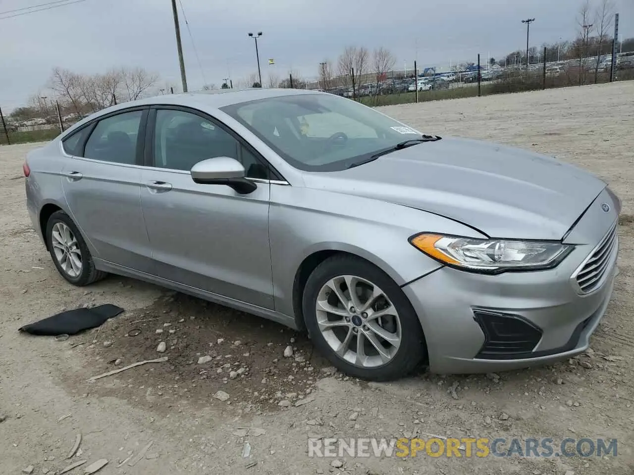 4 Фотография поврежденного автомобиля 3FA6P0HD8LR124038 FORD FUSION 2020