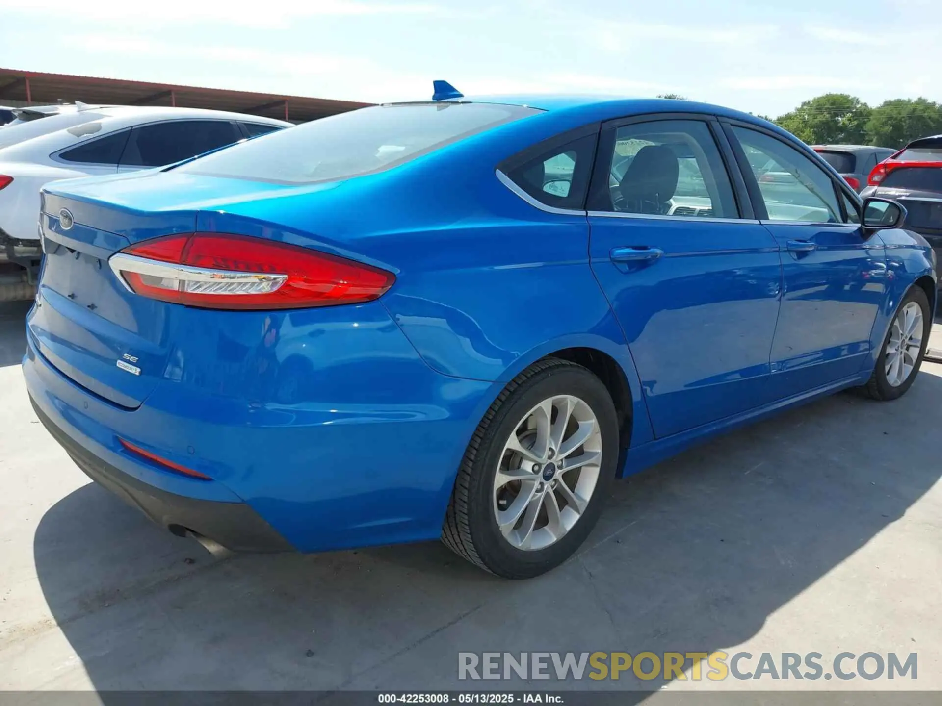 4 Photograph of a damaged car 3FA6P0HD8LR135668 FORD FUSION 2020