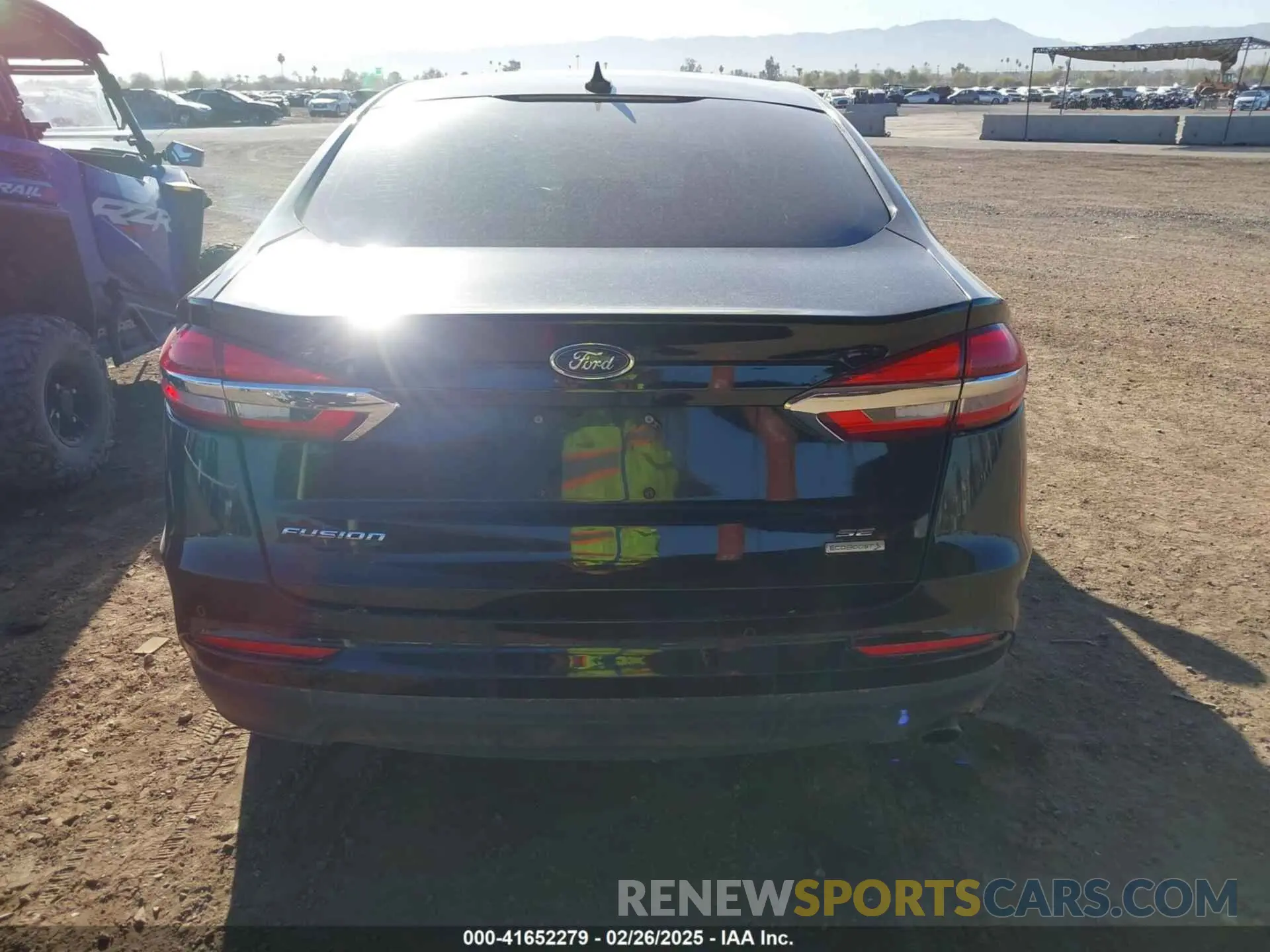 16 Photograph of a damaged car 3FA6P0HD8LR145827 FORD FUSION 2020