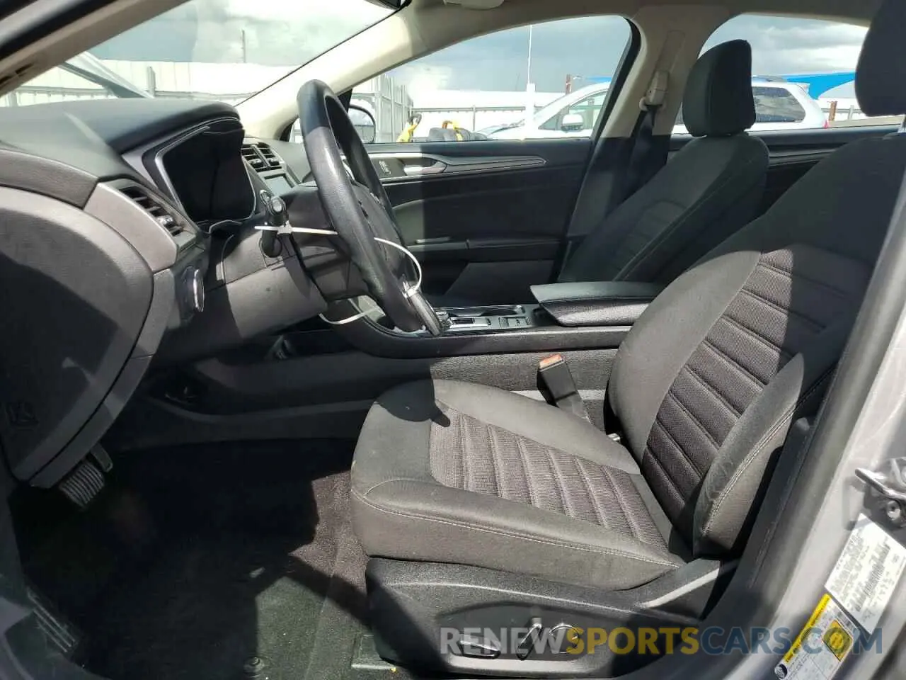 7 Photograph of a damaged car 3FA6P0HD8LR150929 FORD FUSION 2020