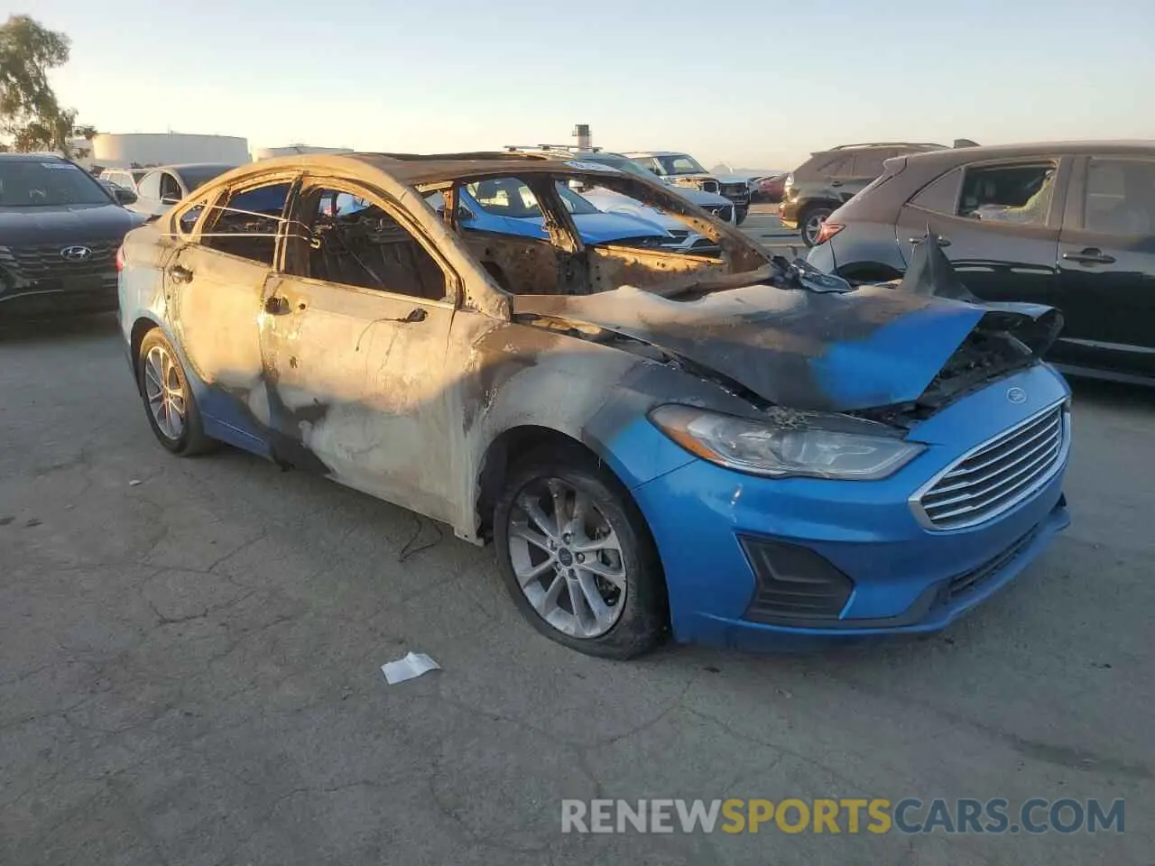 4 Photograph of a damaged car 3FA6P0HD8LR202396 FORD FUSION 2020