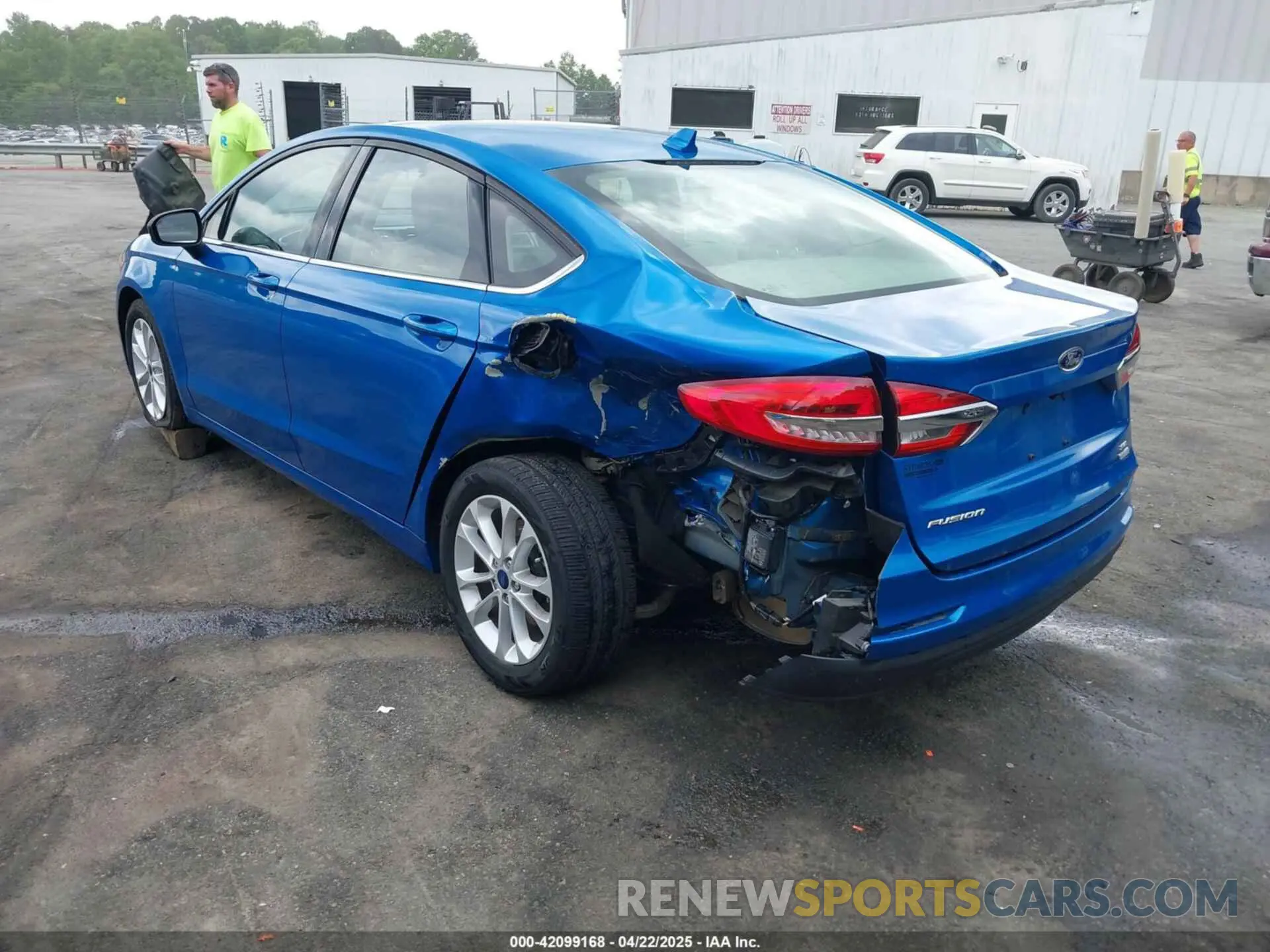 3 Фотография поврежденного автомобиля 3FA6P0HD8LR235608 FORD FUSION 2020