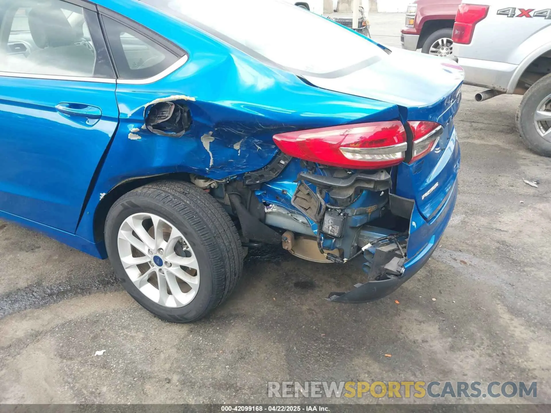 6 Фотография поврежденного автомобиля 3FA6P0HD8LR235608 FORD FUSION 2020