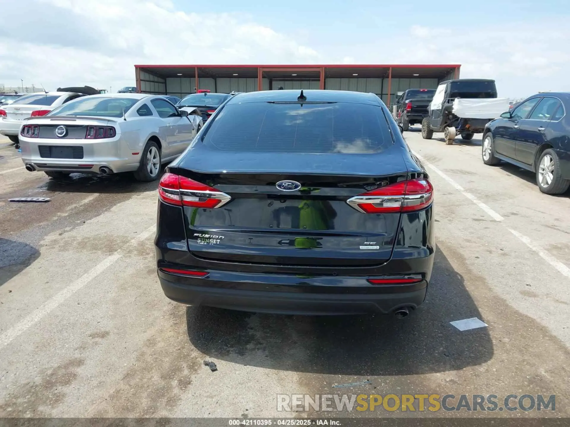 16 Photograph of a damaged car 3FA6P0HD8LR256216 FORD FUSION 2020