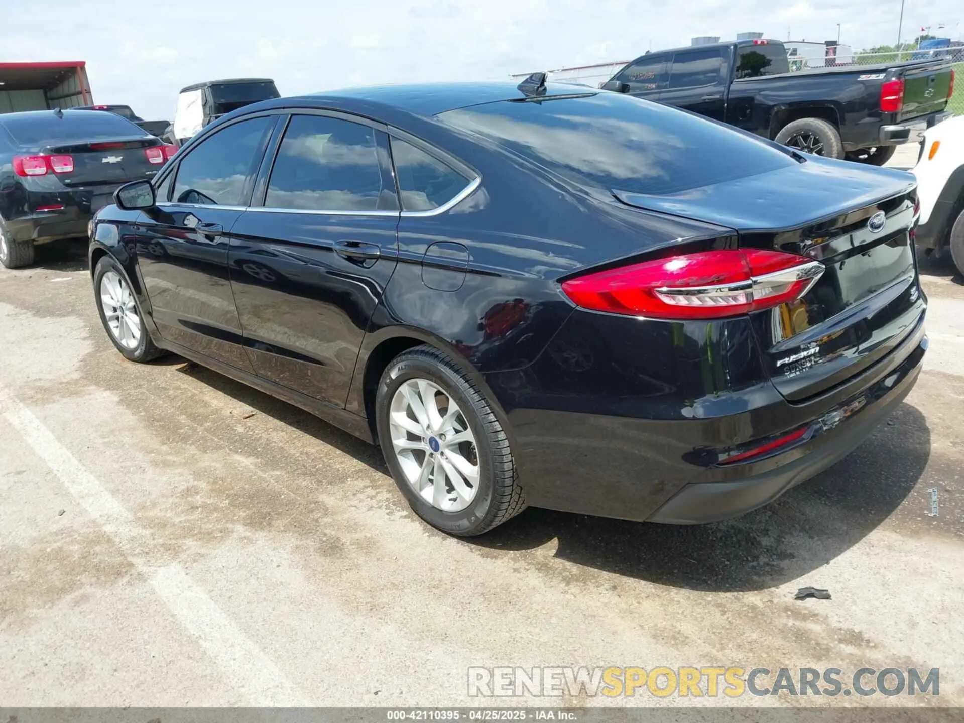 3 Photograph of a damaged car 3FA6P0HD8LR256216 FORD FUSION 2020