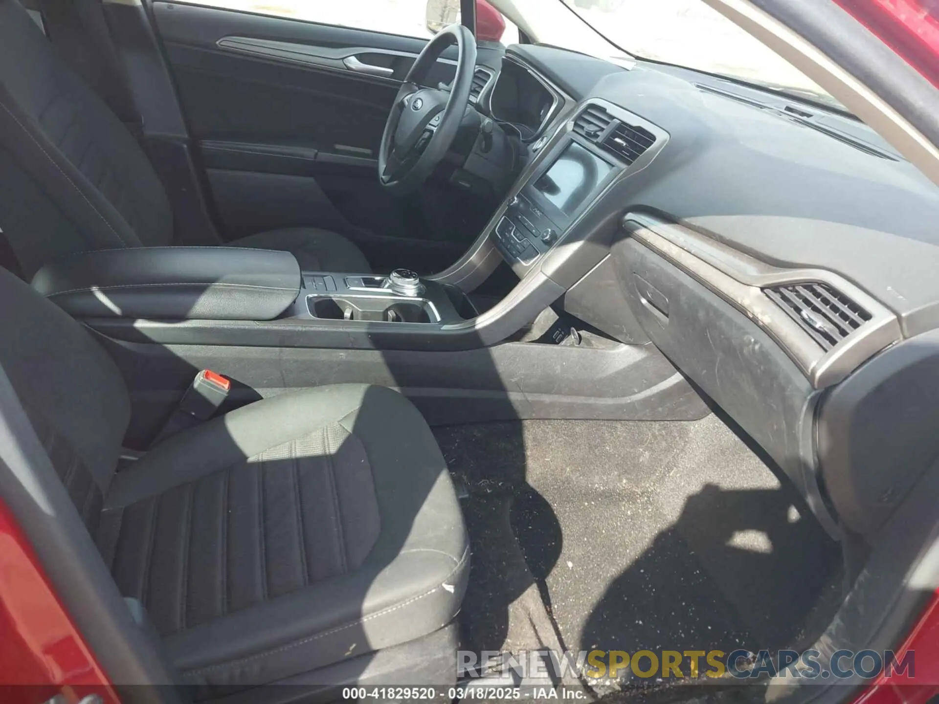 5 Photograph of a damaged car 3FA6P0HD9LR108222 FORD FUSION 2020
