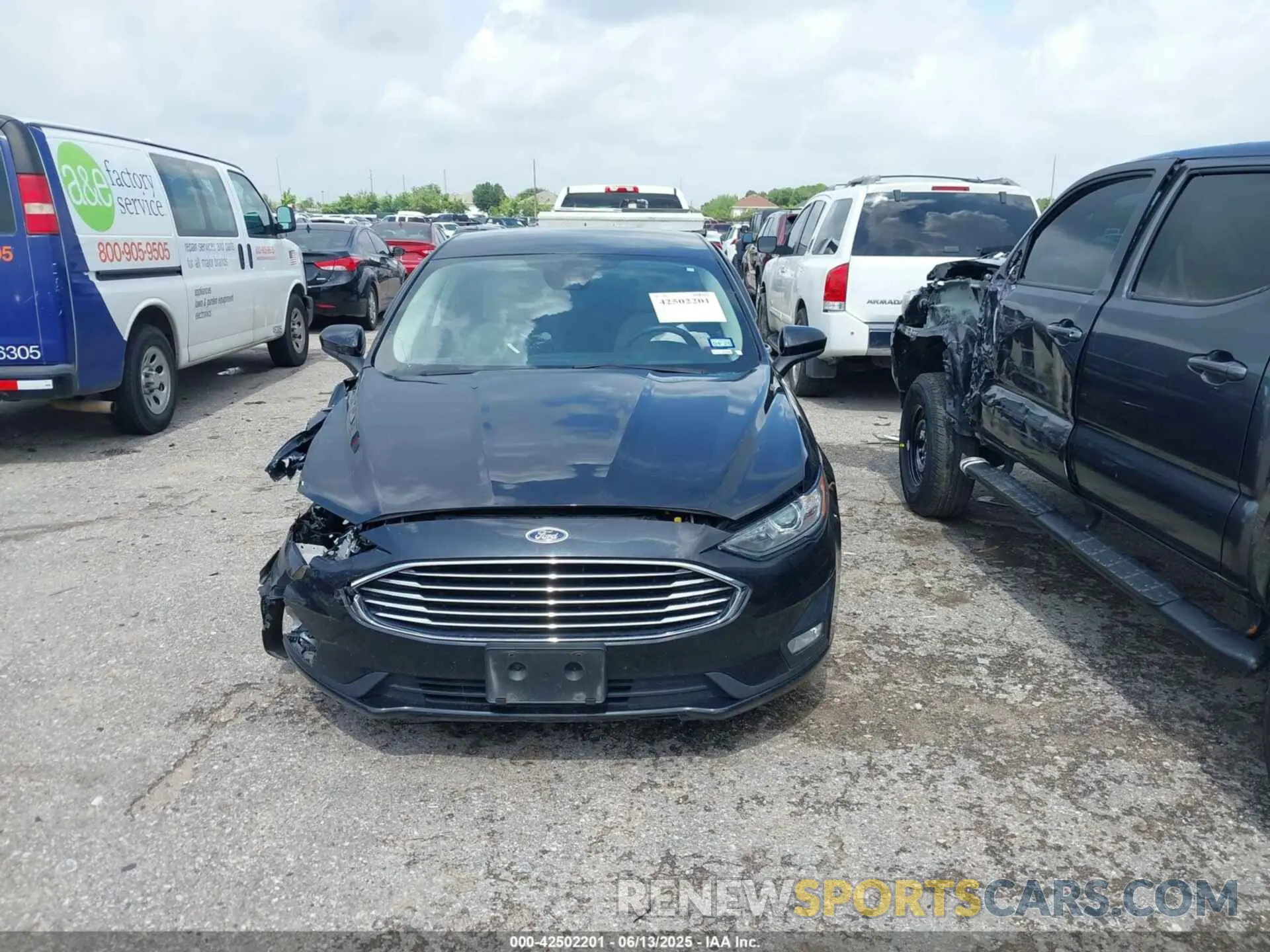 12 Фотография поврежденного автомобиля 3FA6P0HD9LR111430 FORD FUSION 2020