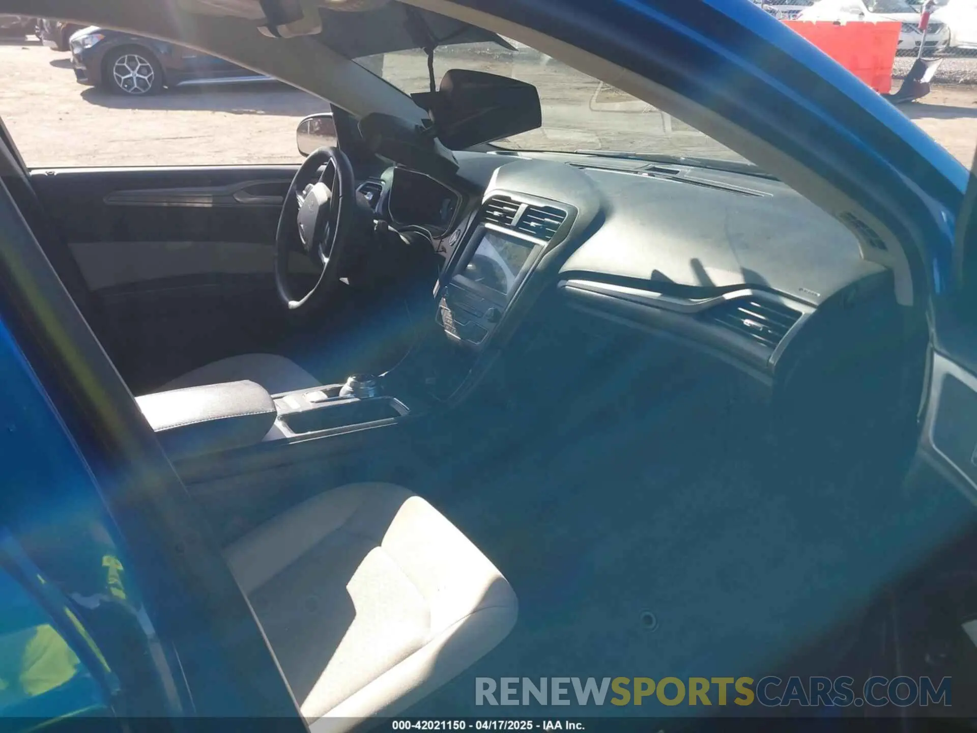5 Photograph of a damaged car 3FA6P0HD9LR161924 FORD FUSION 2020