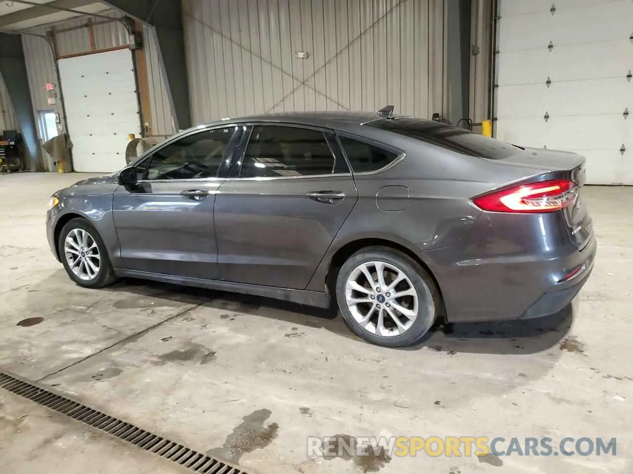 2 Photograph of a damaged car 3FA6P0HD9LR163673 FORD FUSION 2020