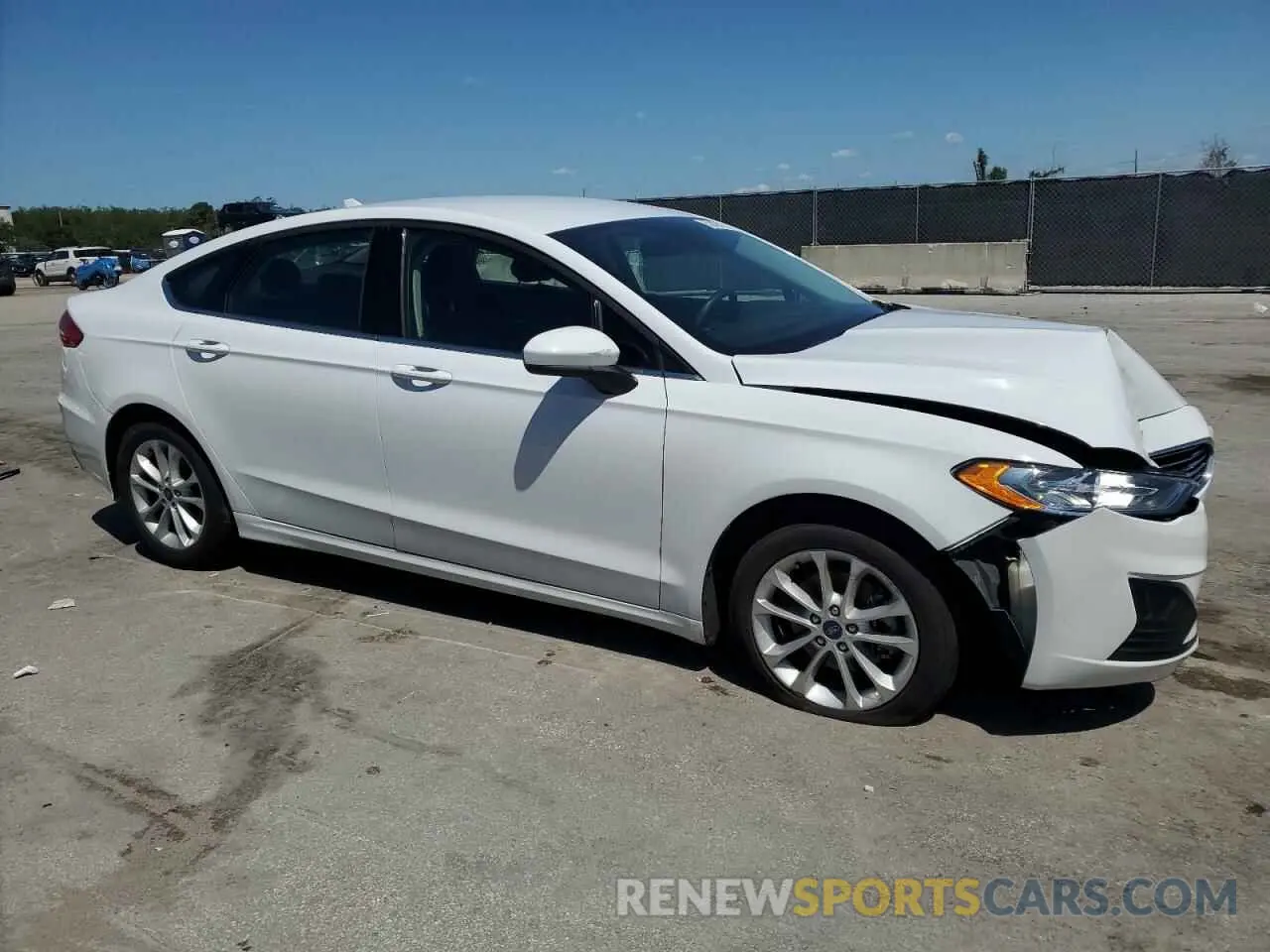 4 Photograph of a damaged car 3FA6P0HD9LR219093 FORD FUSION 2020