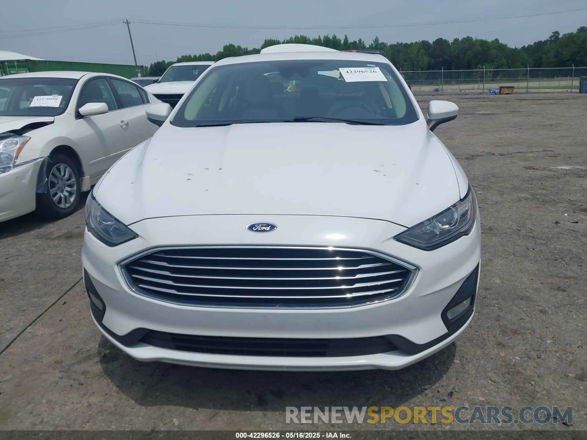 13 Photograph of a damaged car 3FA6P0HD9LR226500 FORD FUSION 2020