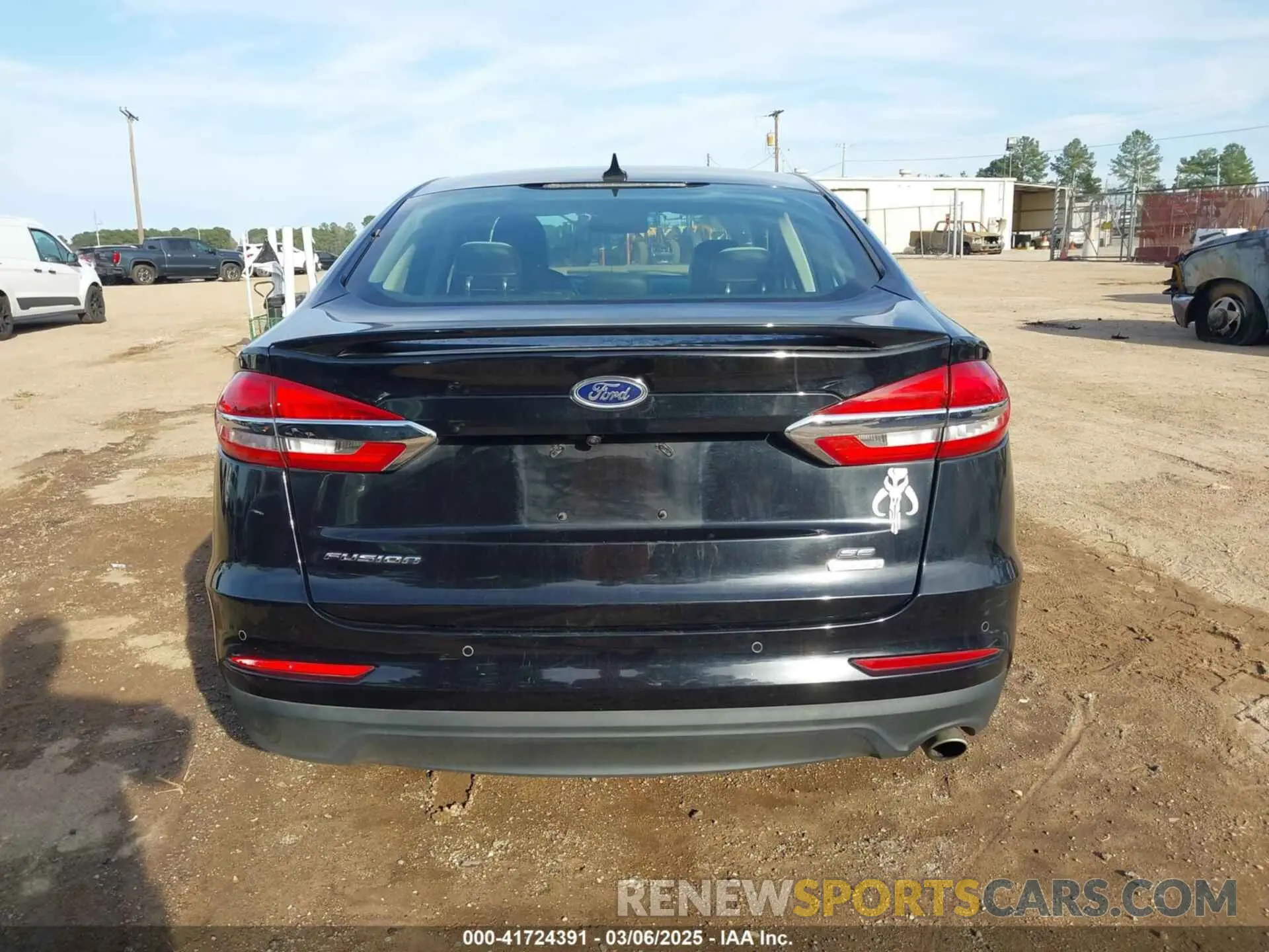 16 Photograph of a damaged car 3FA6P0HD9LR227405 FORD FUSION 2020