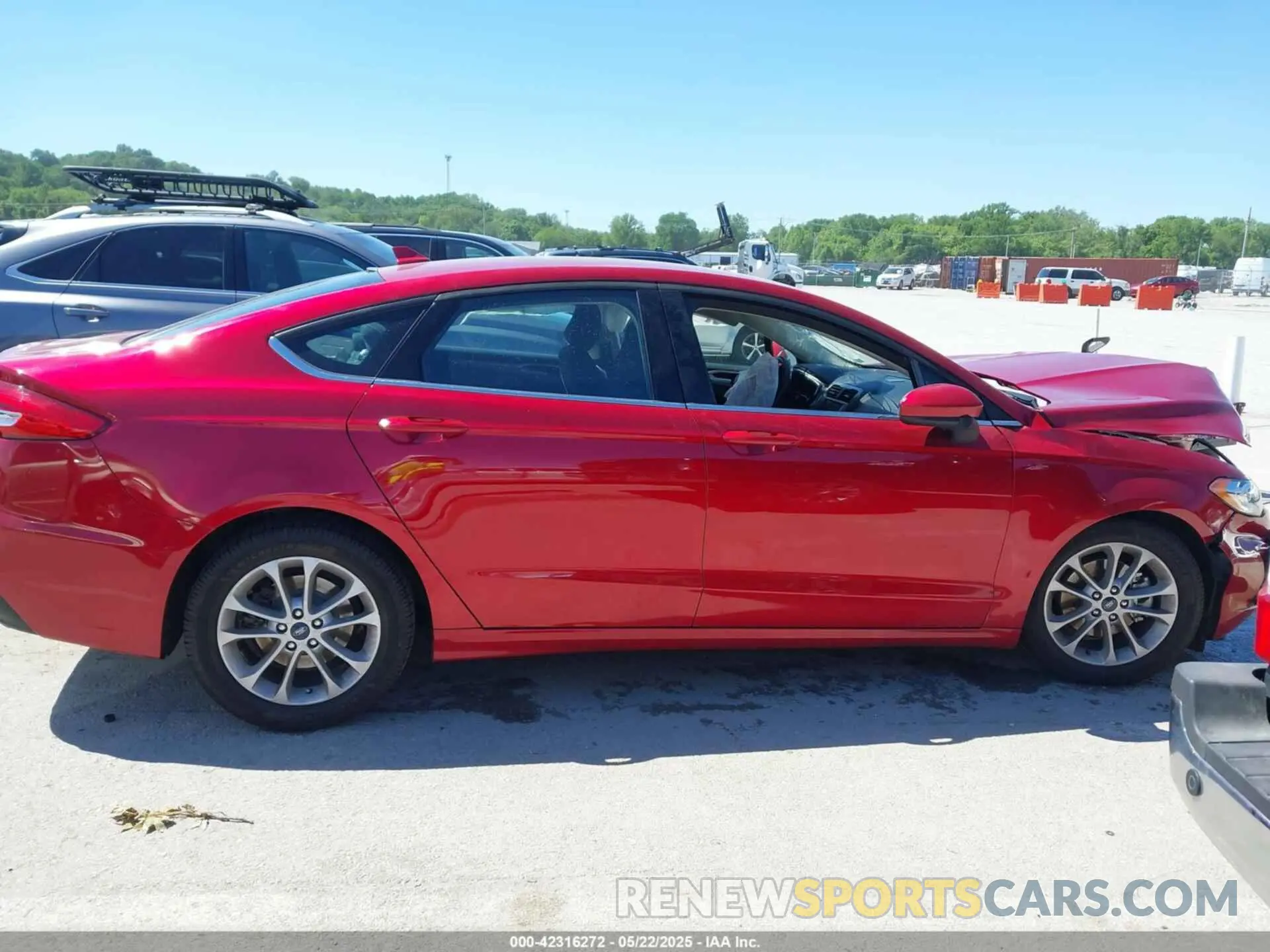 12 Photograph of a damaged car 3FA6P0HD9LR252627 FORD FUSION 2020