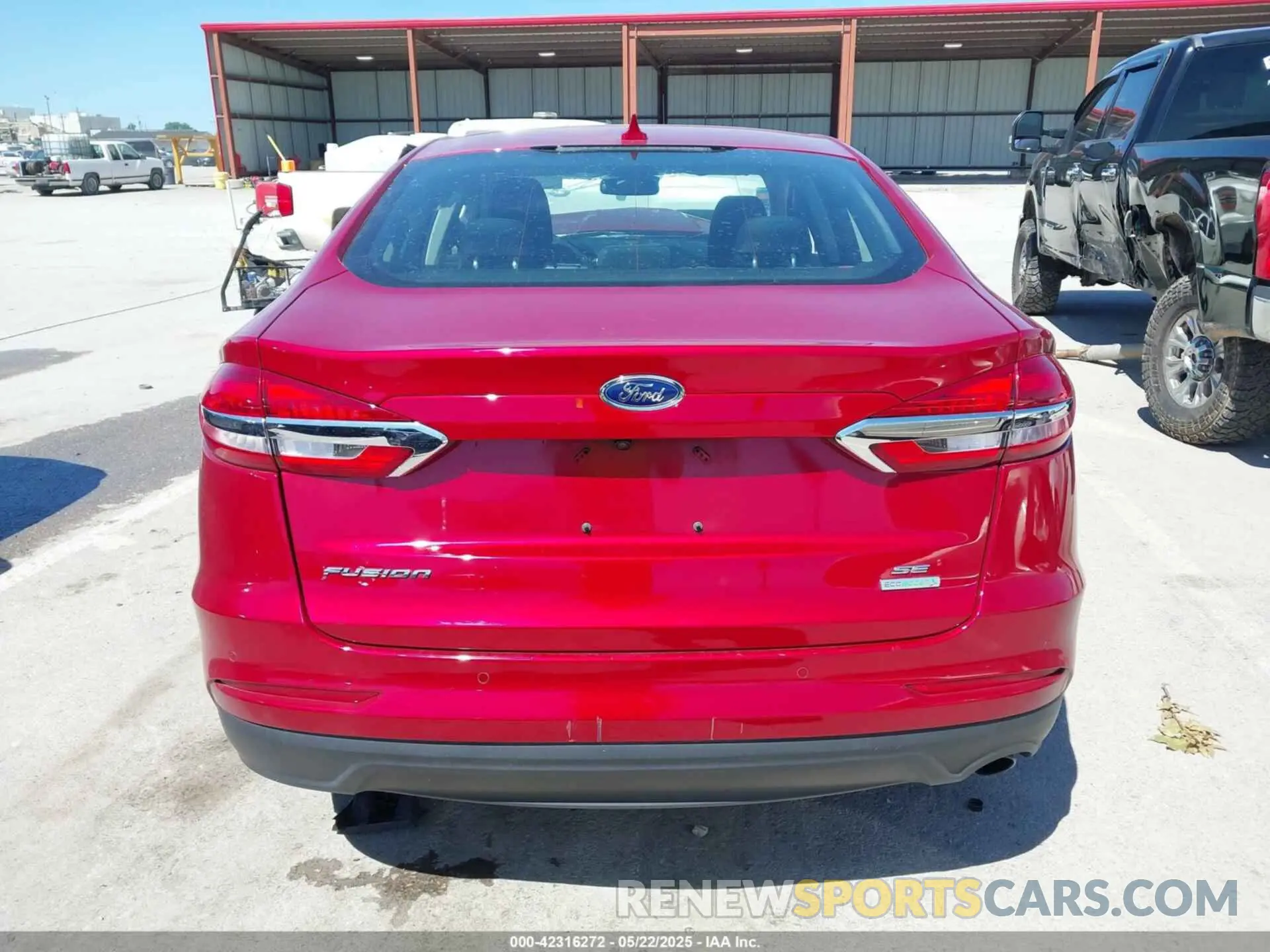 15 Photograph of a damaged car 3FA6P0HD9LR252627 FORD FUSION 2020