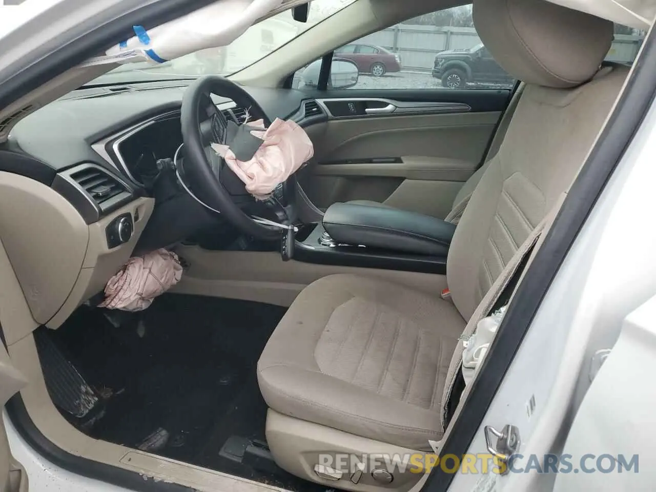 7 Фотография поврежденного автомобиля 3FA6P0HDXLR110951 FORD FUSION 2020