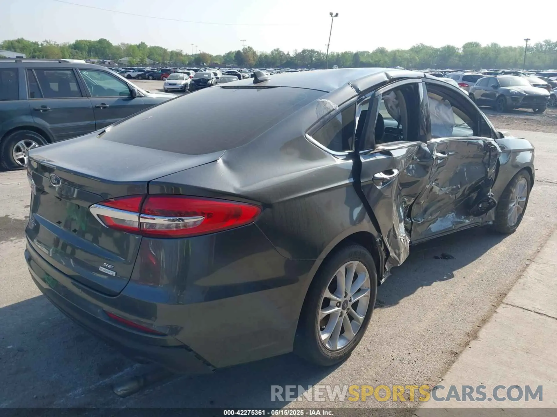 4 Фотография поврежденного автомобиля 3FA6P0HDXLR150138 FORD FUSION 2020