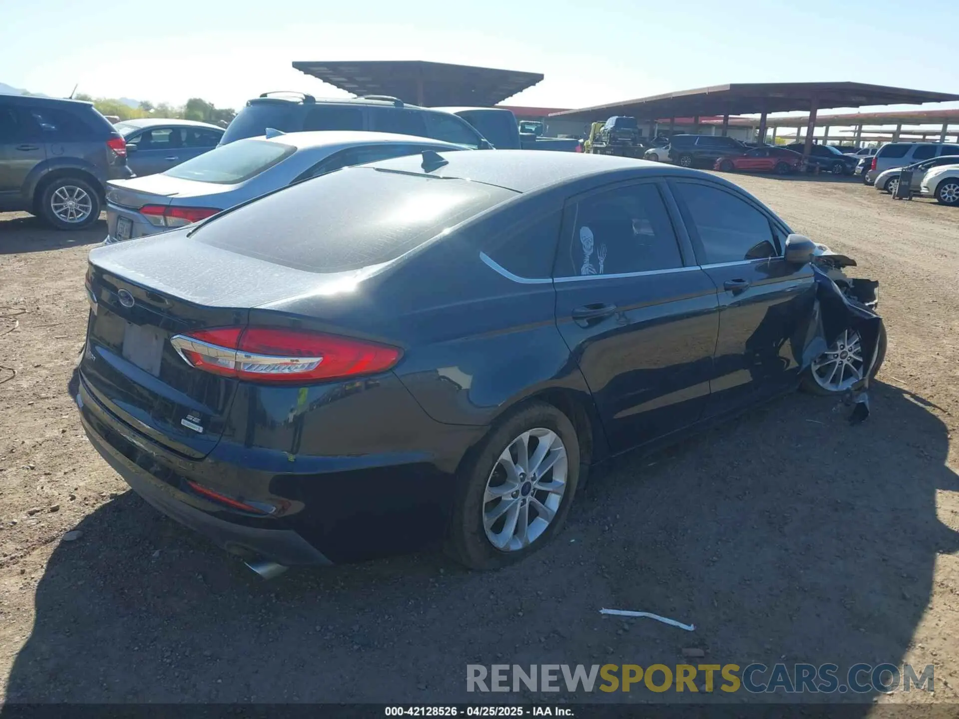 4 Фотография поврежденного автомобиля 3FA6P0HDXLR168137 FORD FUSION 2020