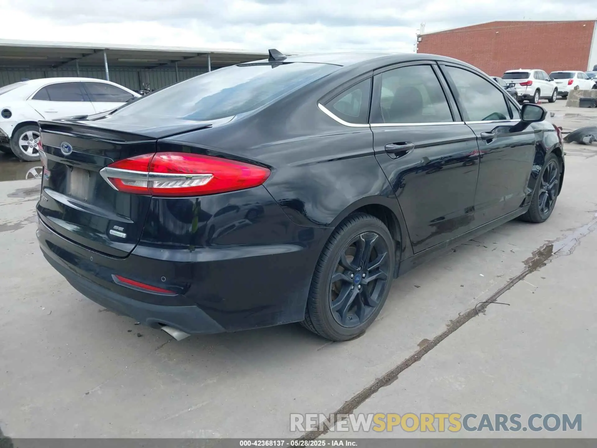 4 Фотография поврежденного автомобиля 3FA6P0HDXLR169191 FORD FUSION 2020