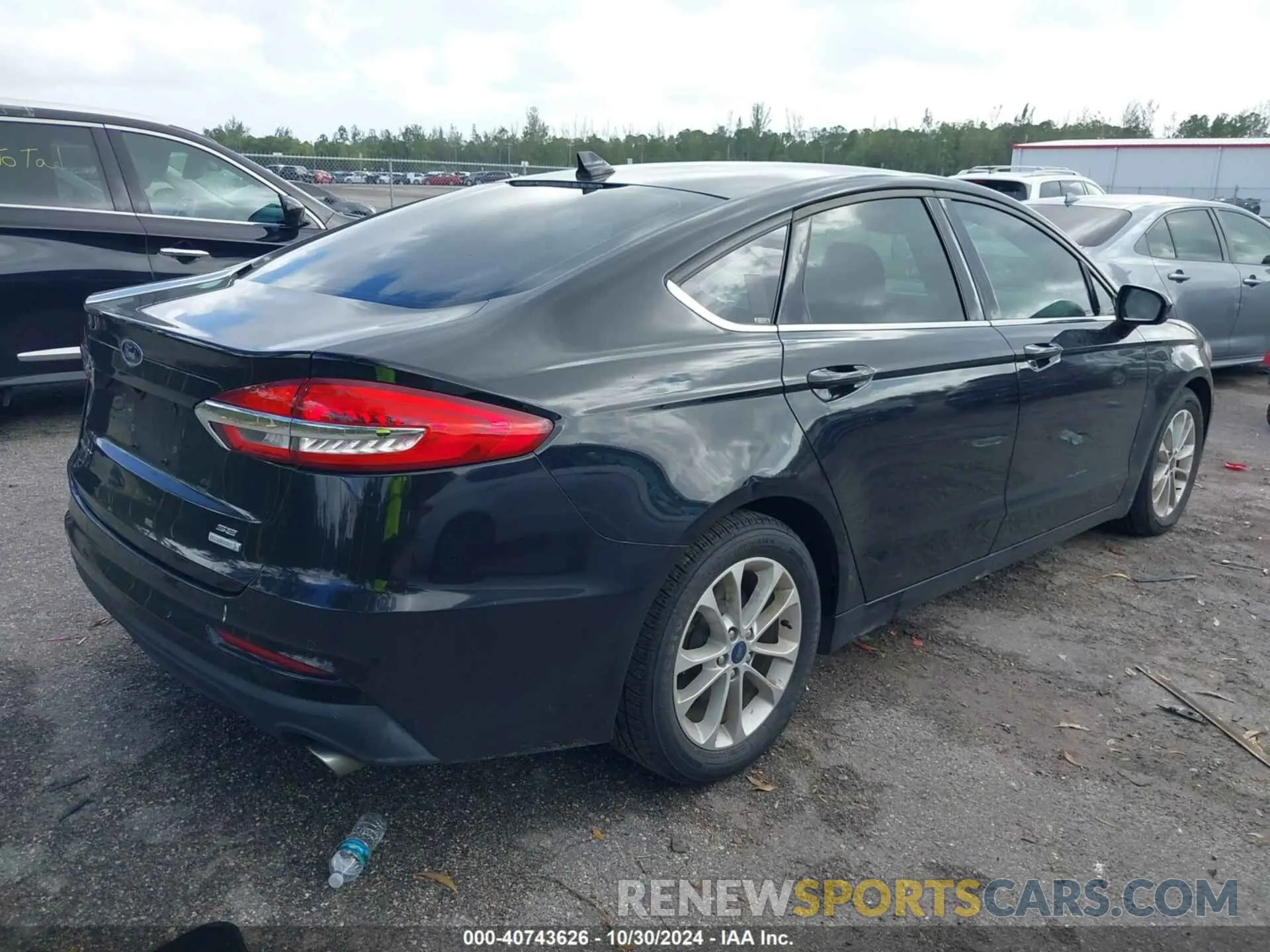 4 Фотография поврежденного автомобиля 3FA6P0HDXLR170082 FORD FUSION 2020