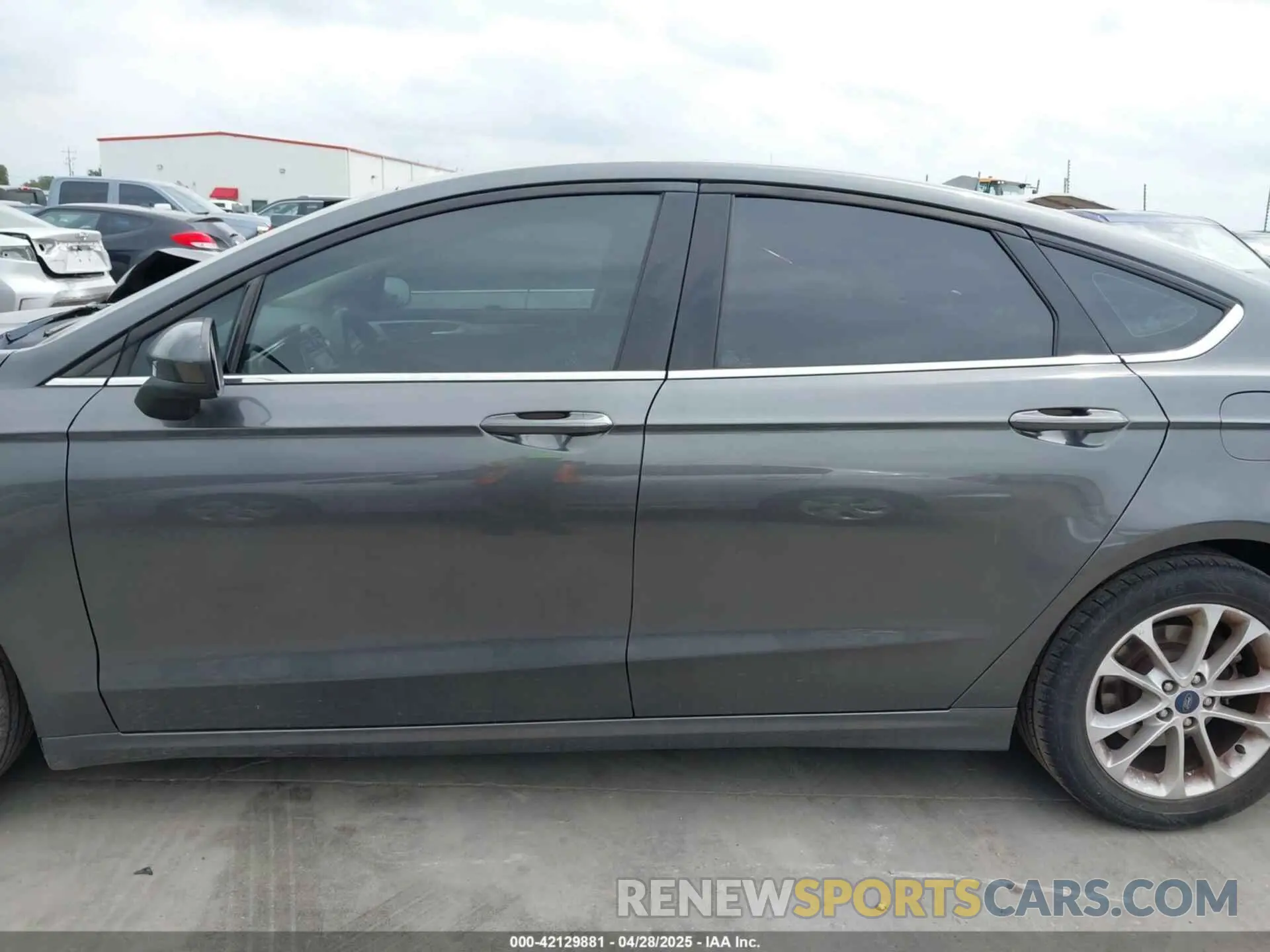14 Photograph of a damaged car 3FA6P0HDXLR188646 FORD FUSION 2020