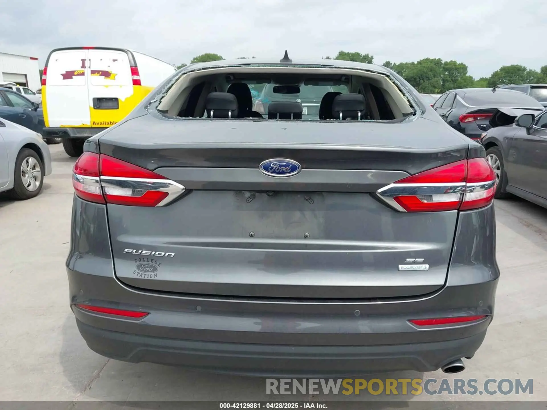 16 Photograph of a damaged car 3FA6P0HDXLR188646 FORD FUSION 2020