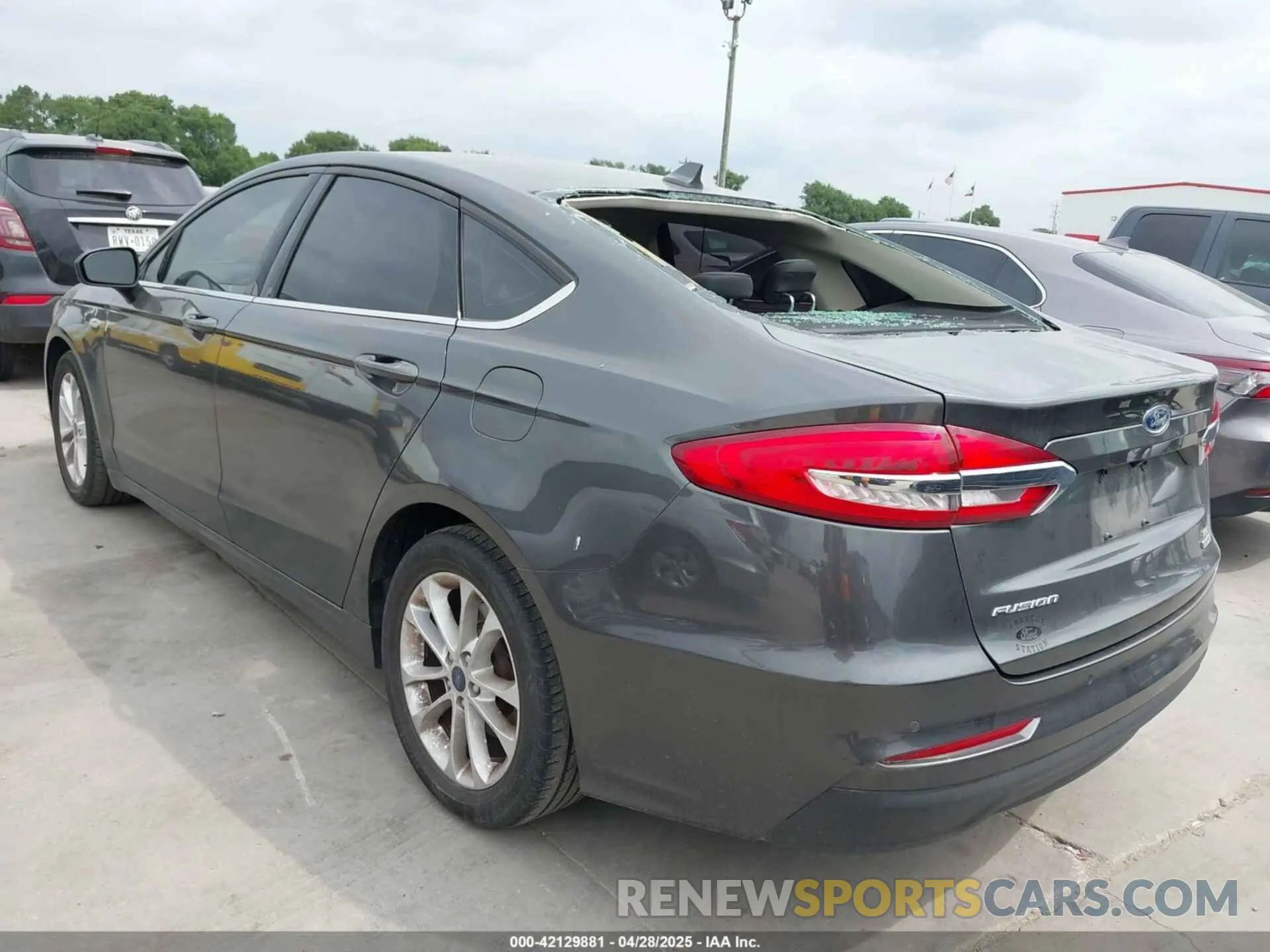 3 Photograph of a damaged car 3FA6P0HDXLR188646 FORD FUSION 2020