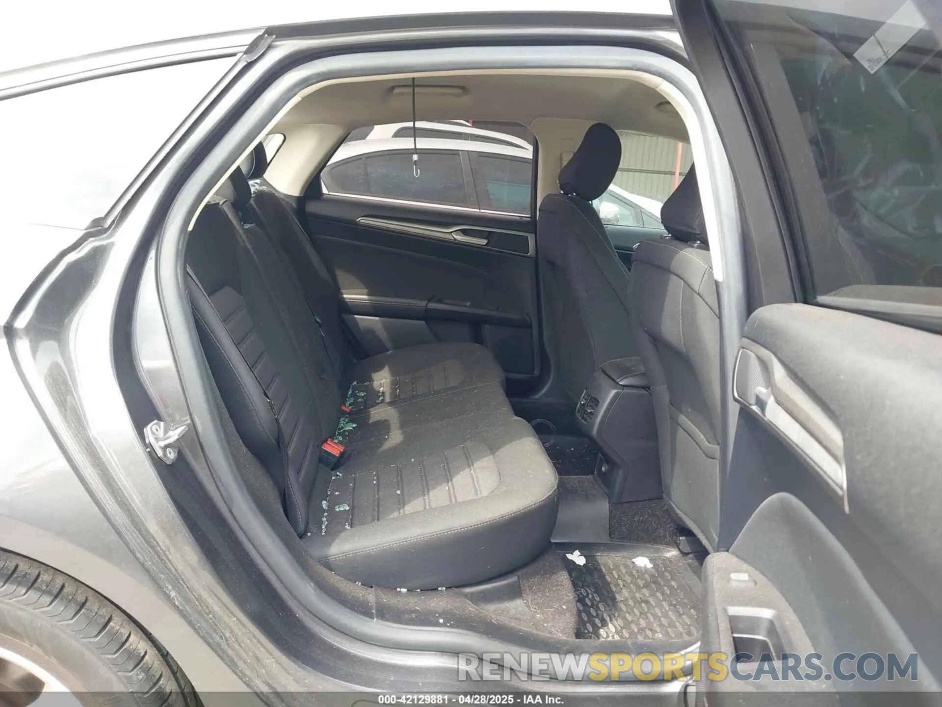 8 Photograph of a damaged car 3FA6P0HDXLR188646 FORD FUSION 2020