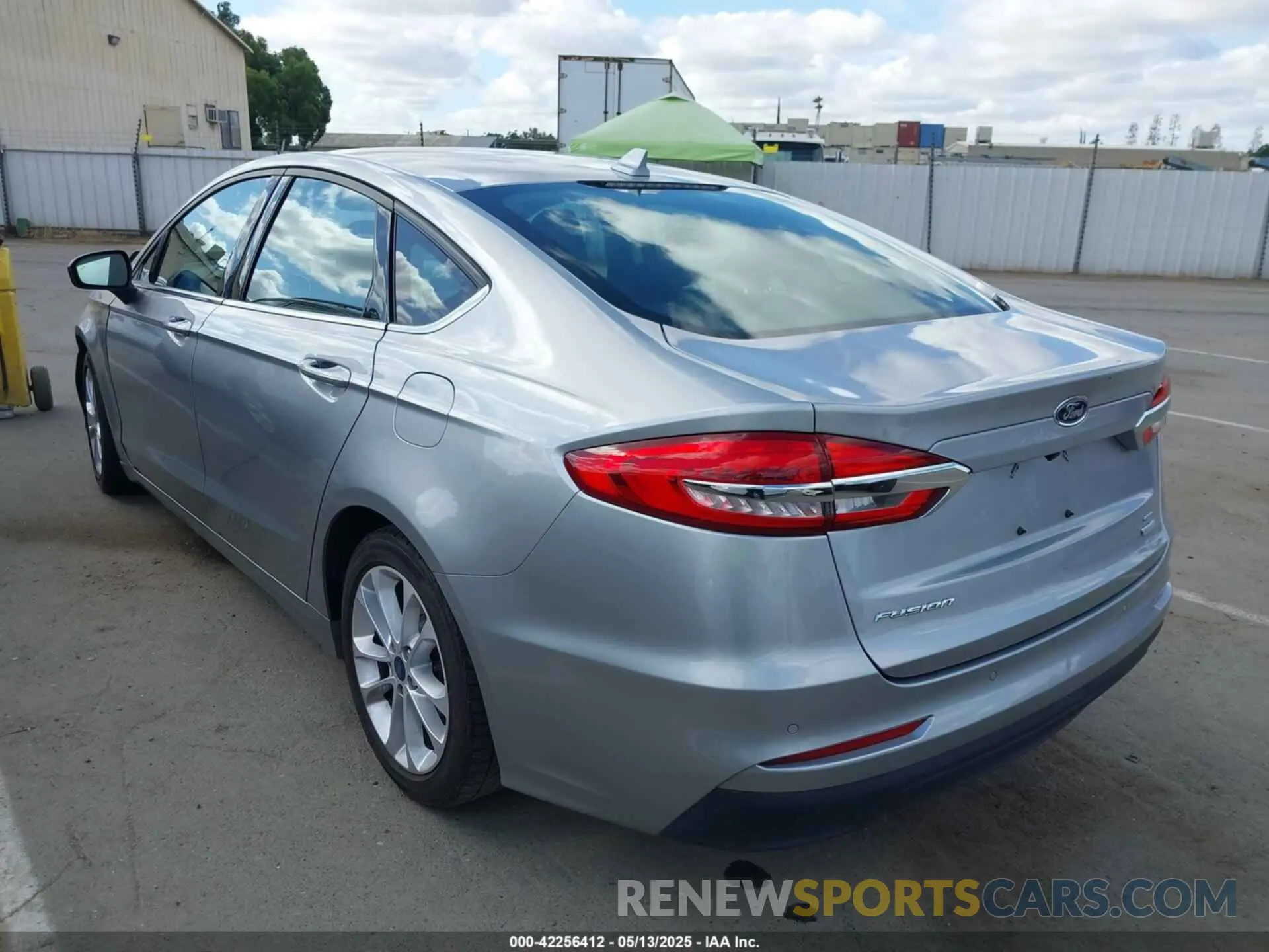 3 Фотография поврежденного автомобиля 3FA6P0HDXLR221578 FORD FUSION 2020