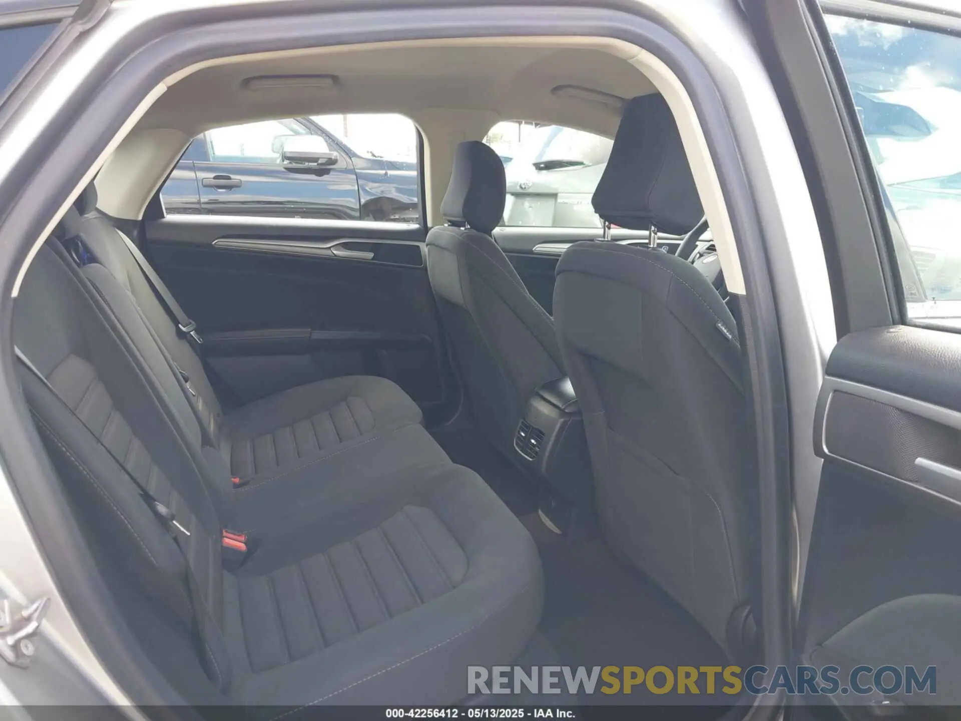 8 Фотография поврежденного автомобиля 3FA6P0HDXLR221578 FORD FUSION 2020