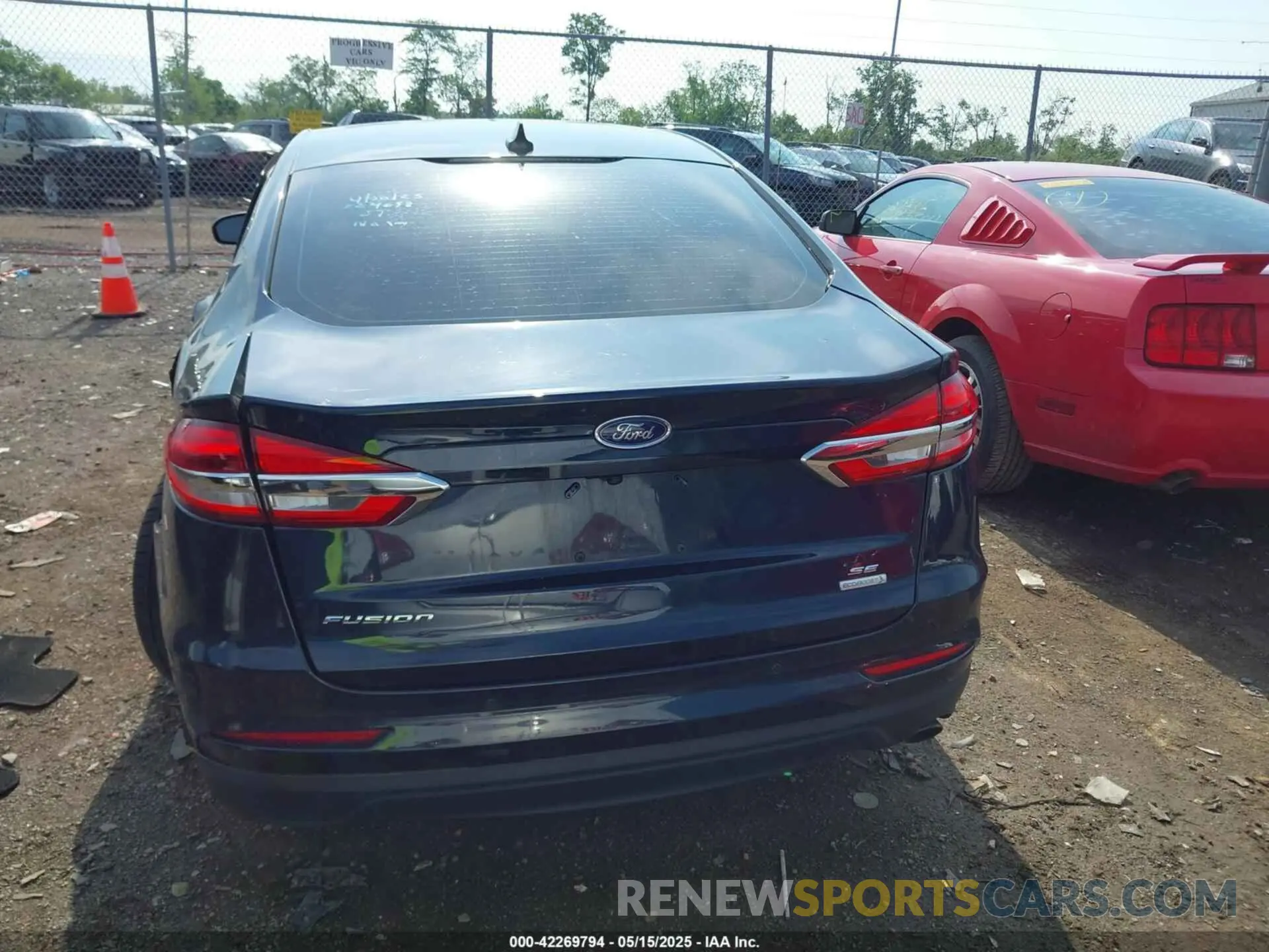 16 Photograph of a damaged car 3FA6P0HDXLR224898 FORD FUSION 2020
