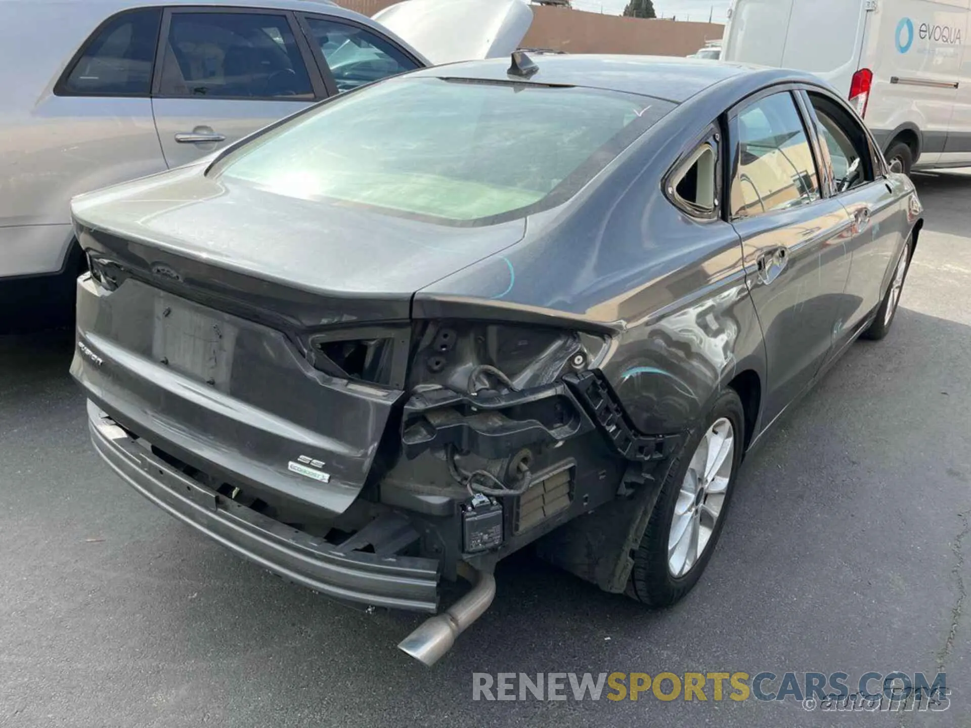 15 Photograph of a damaged car 3FA6P0HDXLR242382 FORD FUSION 2020