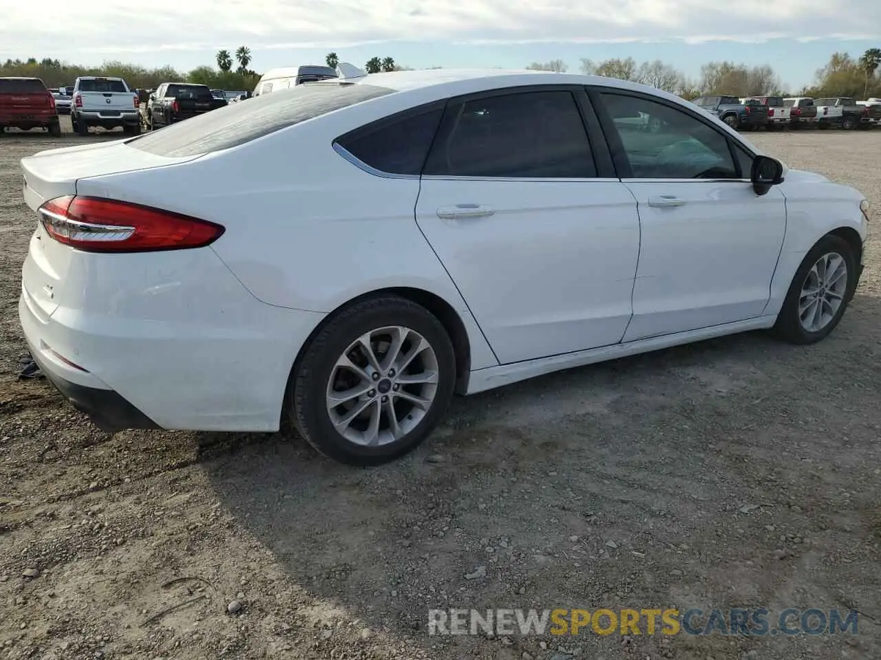 3 Фотография поврежденного автомобиля 3FA6P0HDXLR253365 FORD FUSION 2020