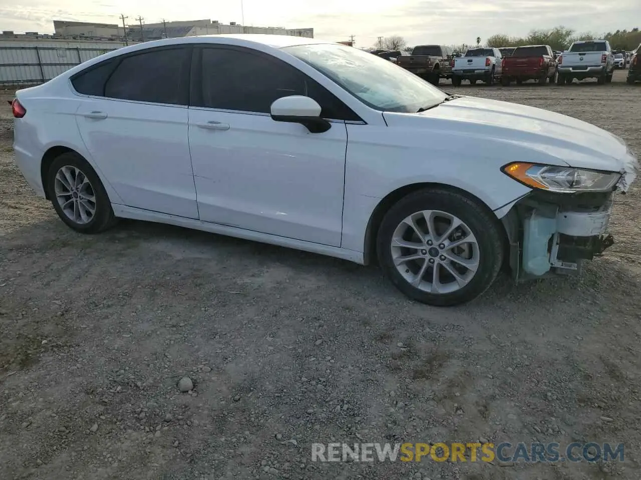 4 Фотография поврежденного автомобиля 3FA6P0HDXLR253365 FORD FUSION 2020