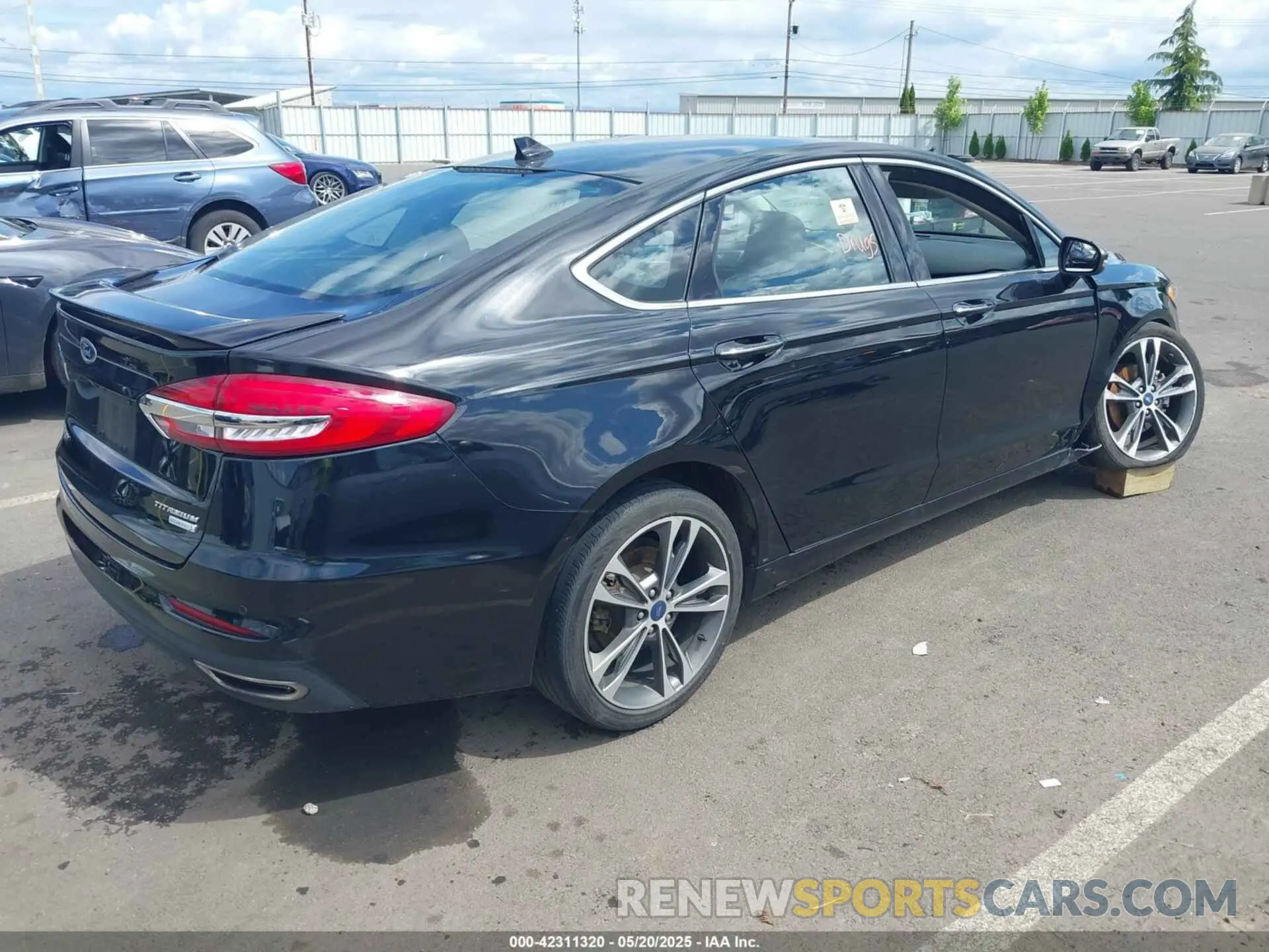 4 Photograph of a damaged car 3FA6P0K91LR192315 FORD FUSION 2020