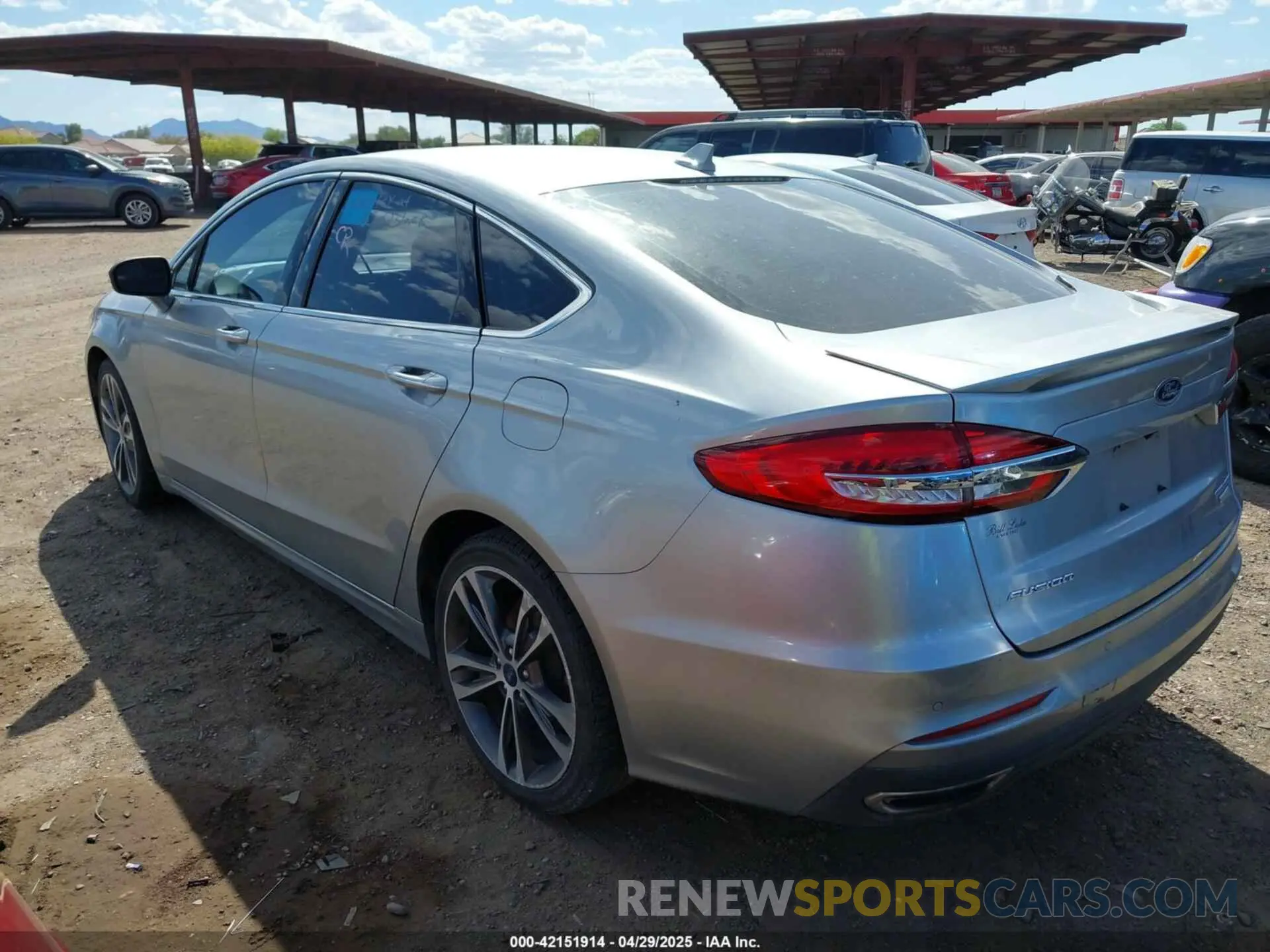3 Фотография поврежденного автомобиля 3FA6P0K92LR118367 FORD FUSION 2020
