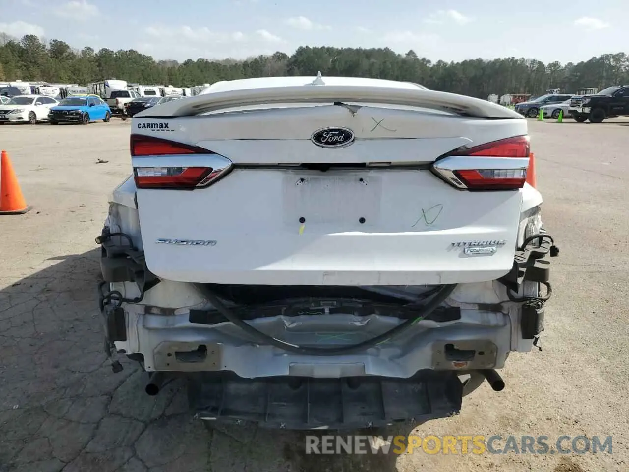 6 Фотография поврежденного автомобиля 3FA6P0K96LR199681 FORD FUSION 2020