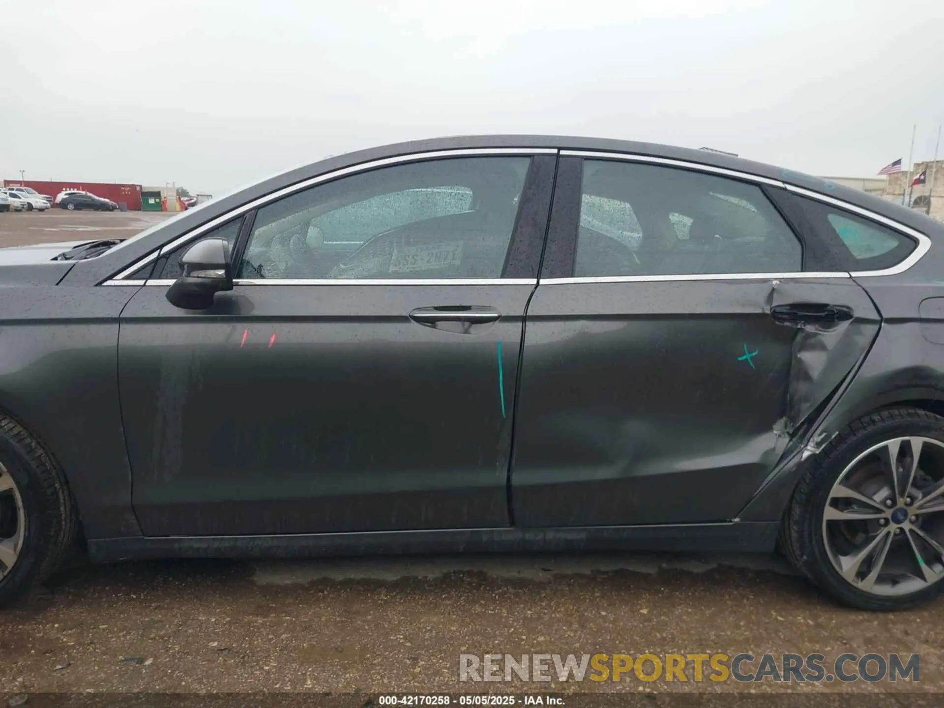 15 Photograph of a damaged car 3FA6P0K97LR192657 FORD FUSION 2020