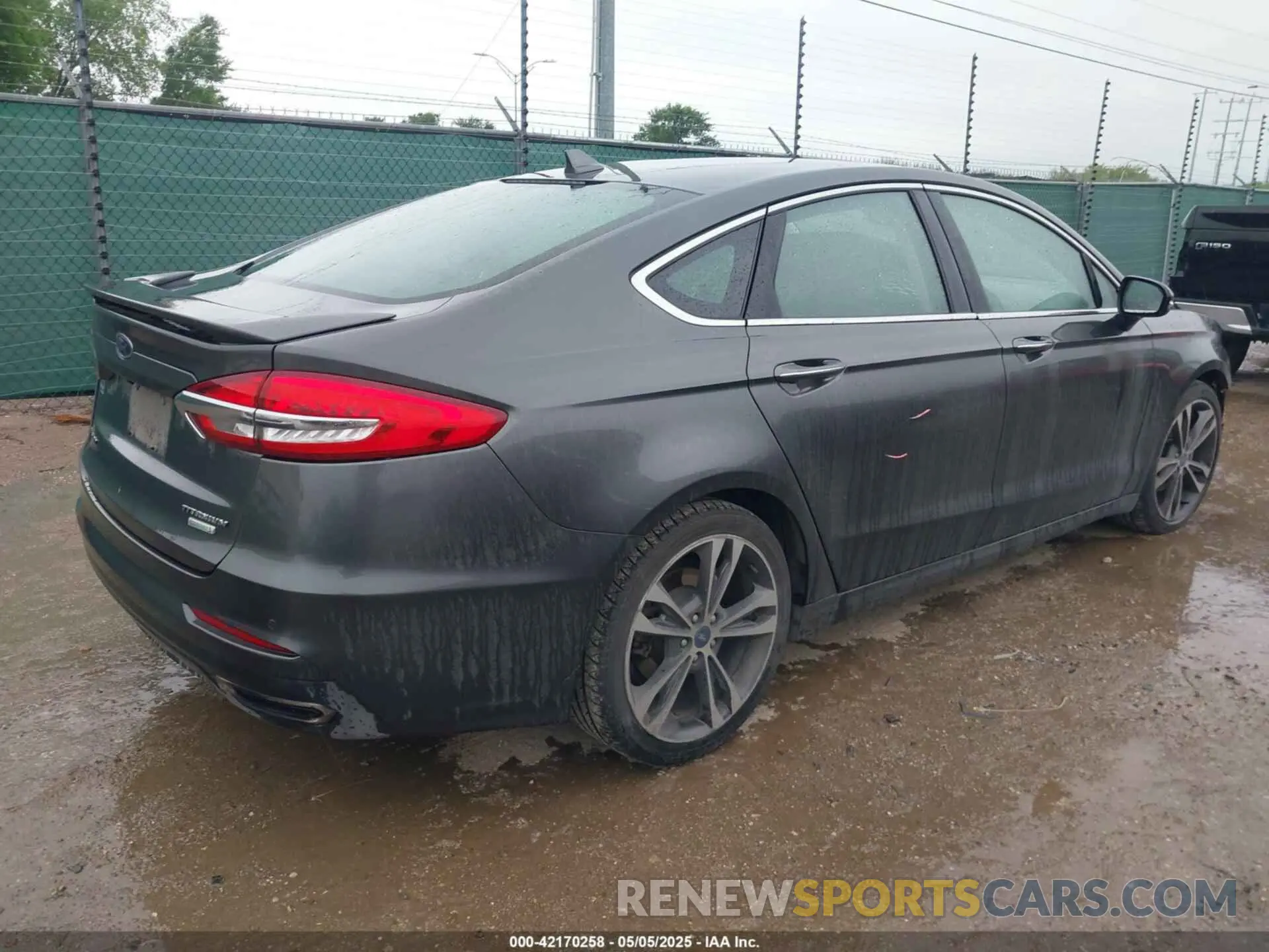4 Photograph of a damaged car 3FA6P0K97LR192657 FORD FUSION 2020