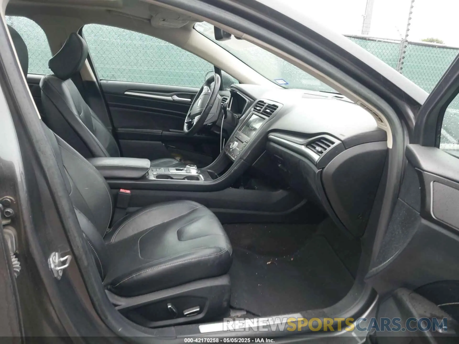 5 Photograph of a damaged car 3FA6P0K97LR192657 FORD FUSION 2020