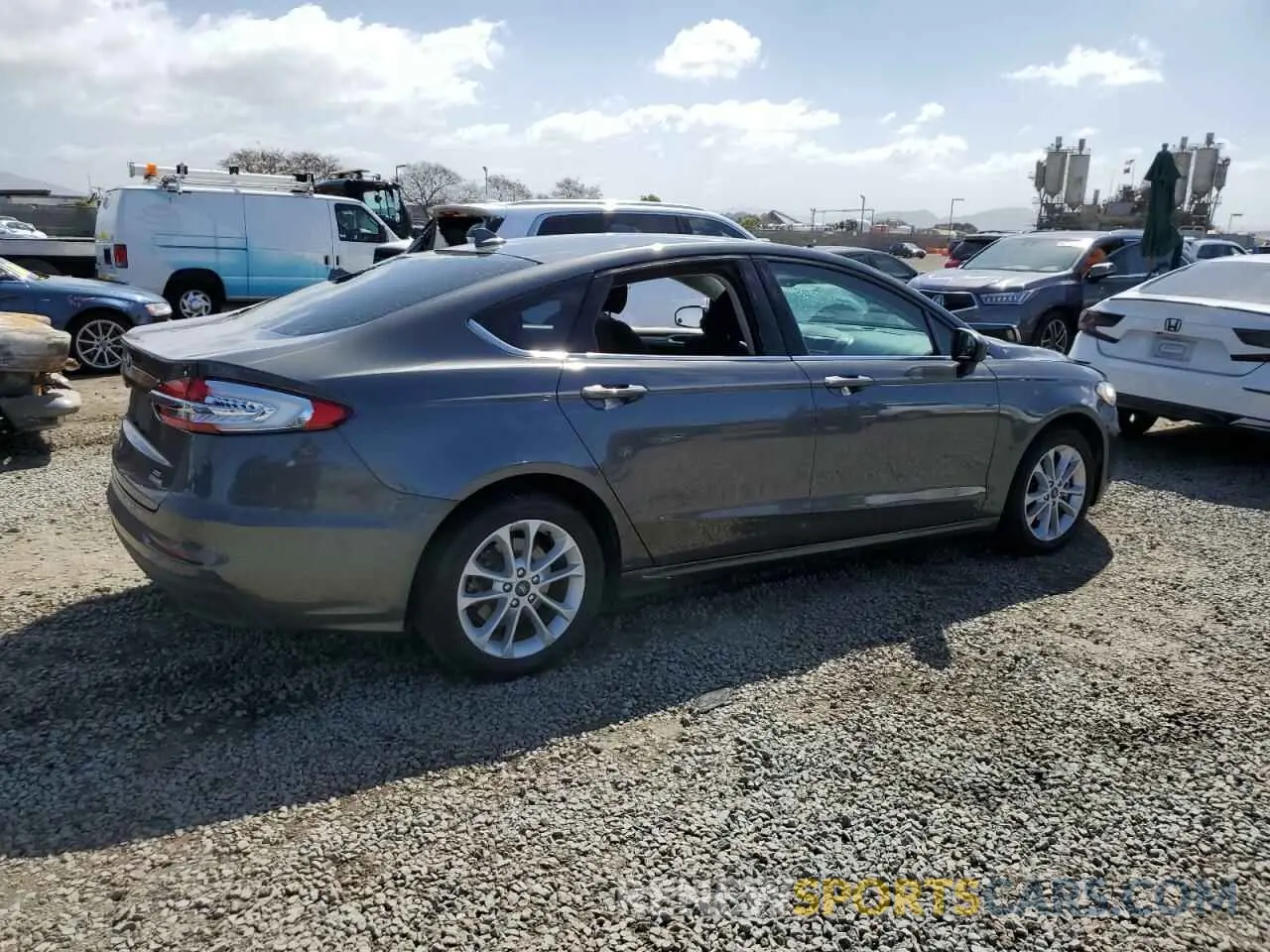 3 Photograph of a damaged car 3FA6P0LU0LR265614 FORD FUSION 2020