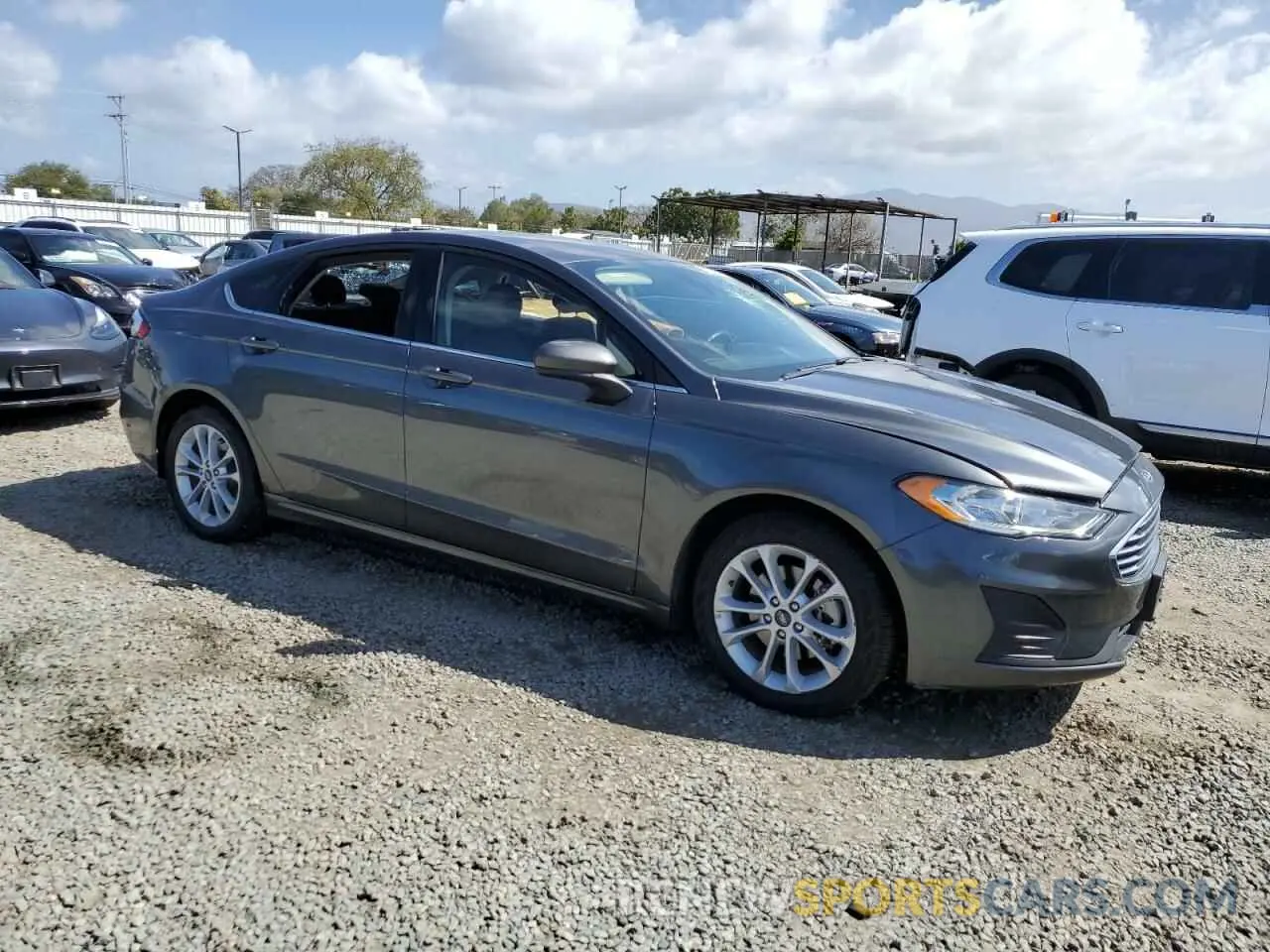 4 Photograph of a damaged car 3FA6P0LU0LR265614 FORD FUSION 2020