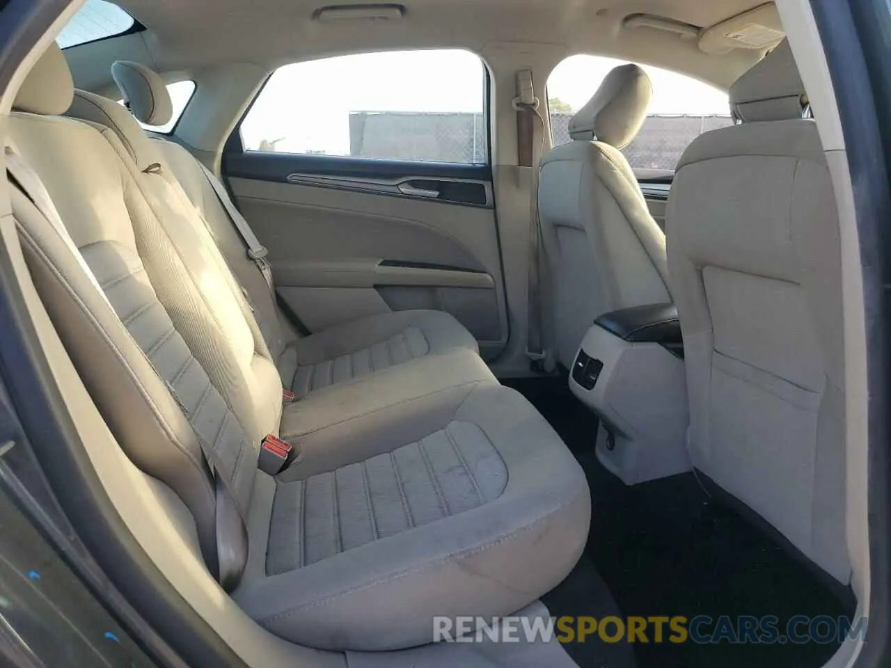 10 Фотография поврежденного автомобиля 3FA6P0LU1LR266397 FORD FUSION 2020