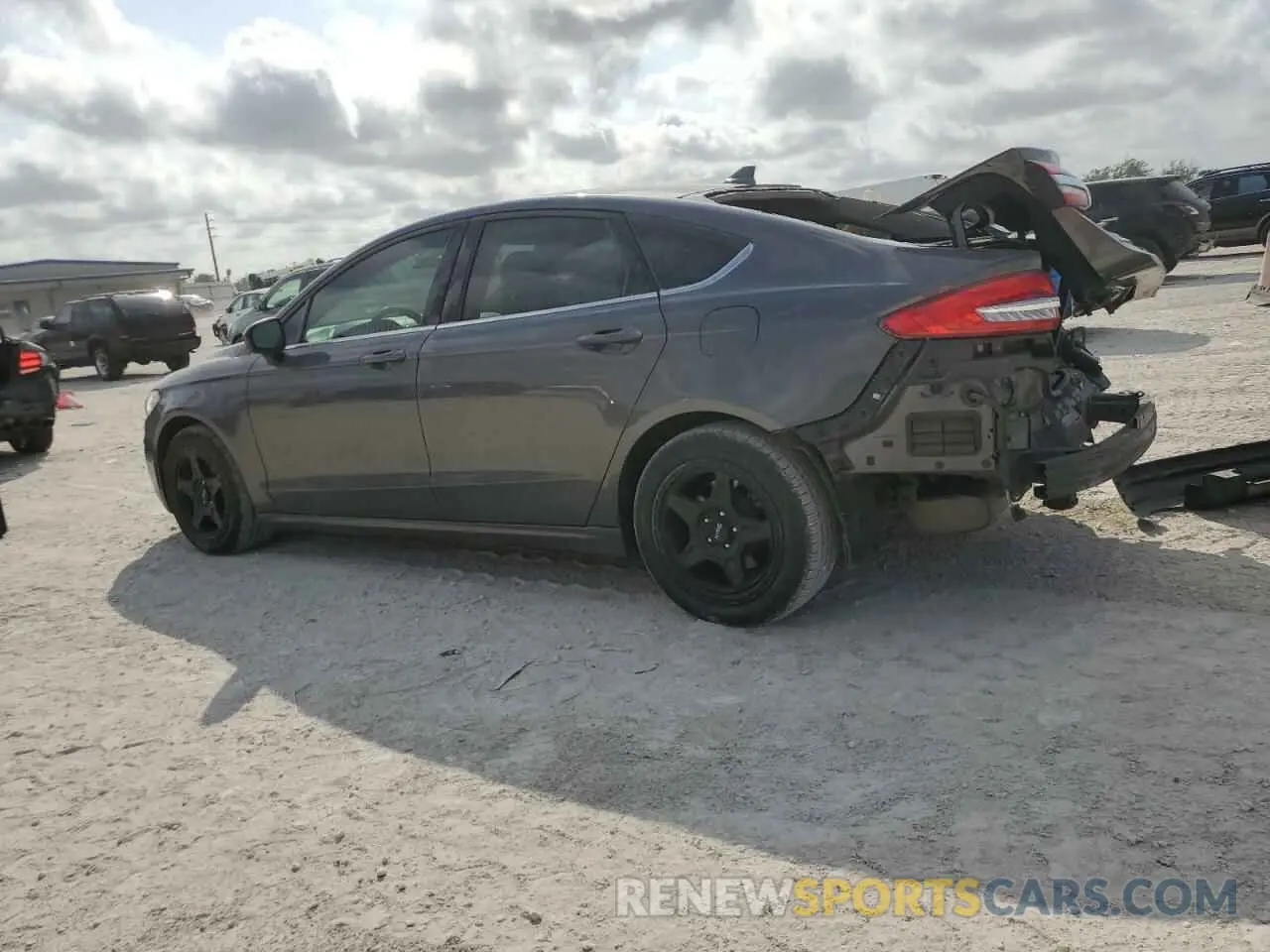 2 Фотография поврежденного автомобиля 3FA6P0LU2LR161349 FORD FUSION 2020